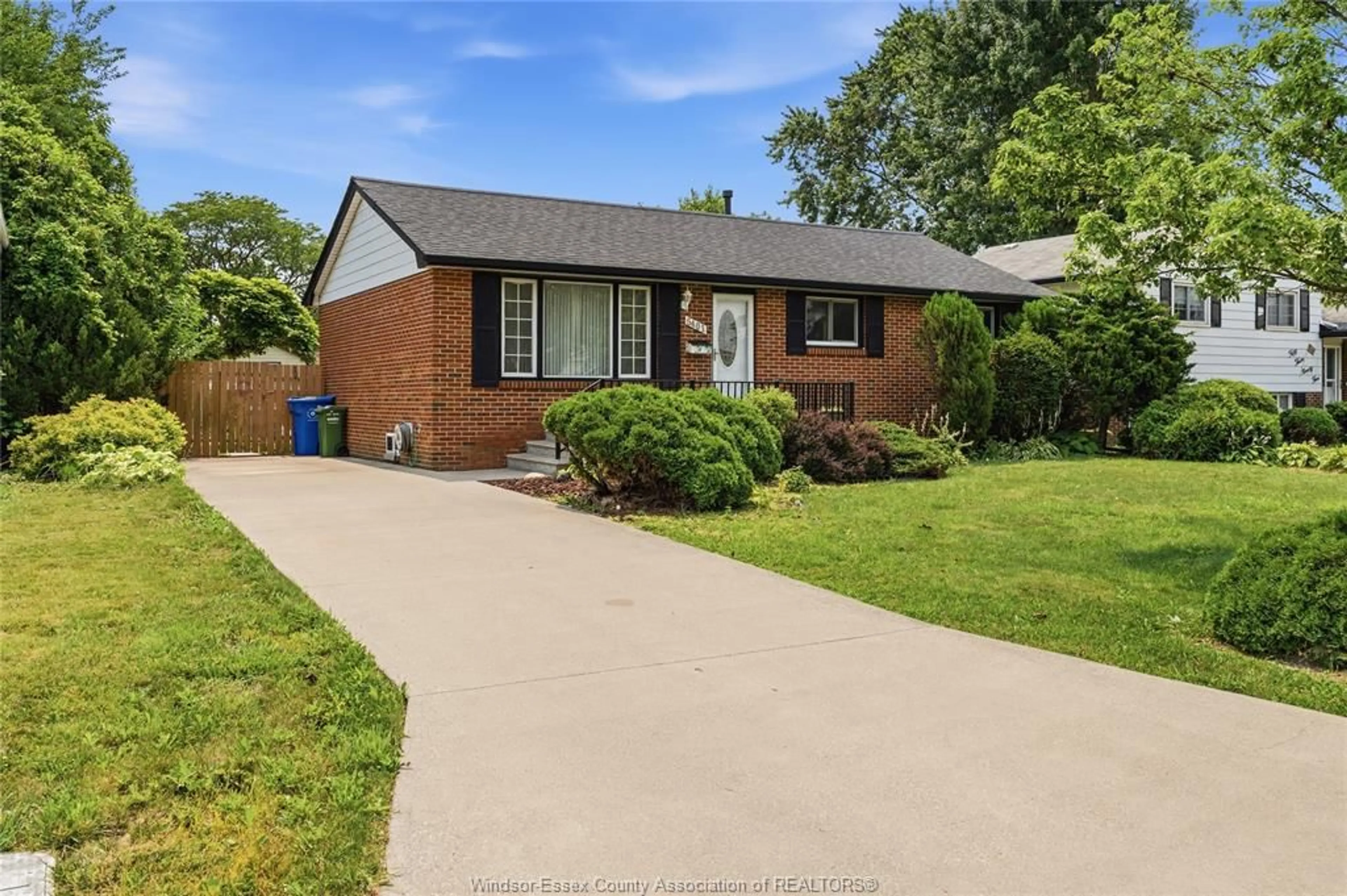 Home with brick exterior material, street for 5401 QUEEN ELIZABETH, Windsor Ontario N8T 1N2