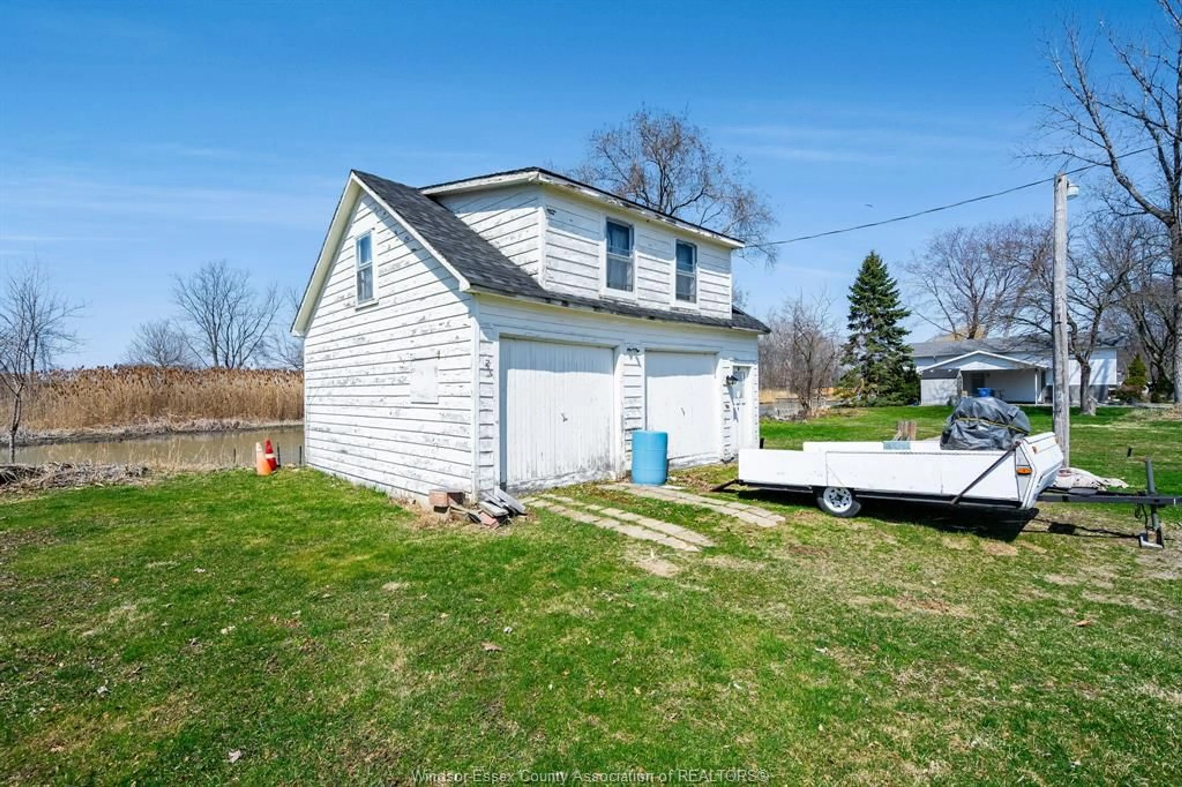 A pic from outside/outdoor area/front of a property/back of a property/a pic from drone, street for V/L Heritage Rd, Kingsville Ontario N9Y 2E6
