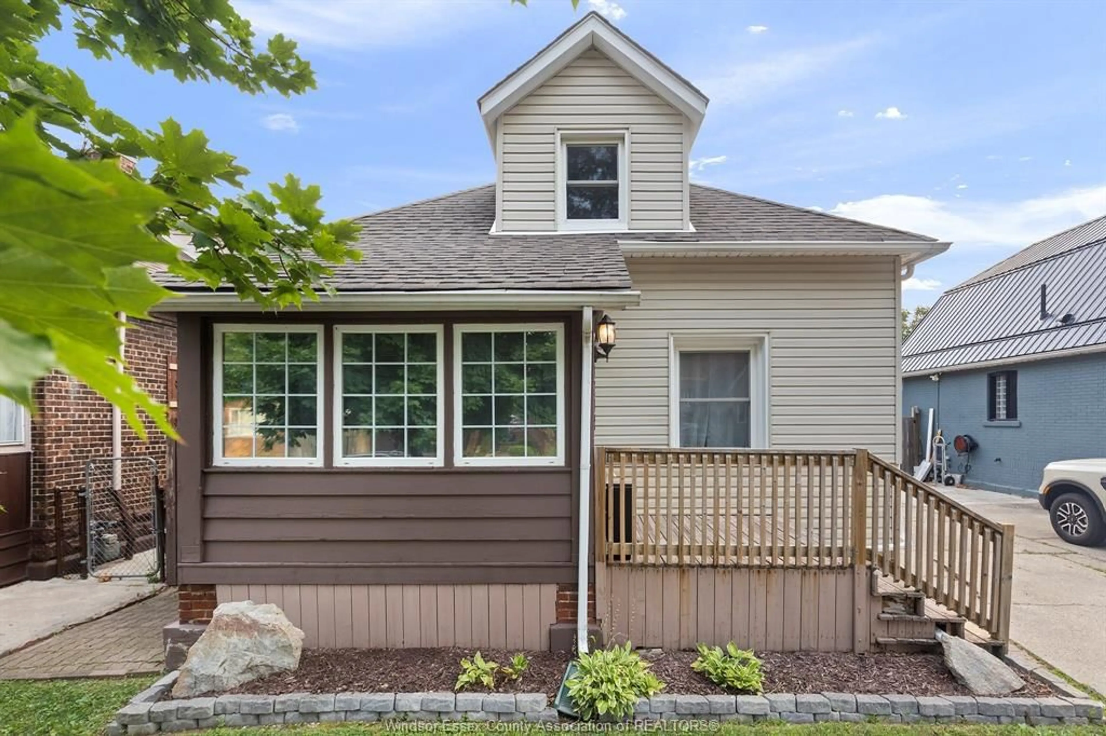 Home with vinyl exterior material, street for 1718 WINDERMERE, Windsor Ontario N8W 2S1