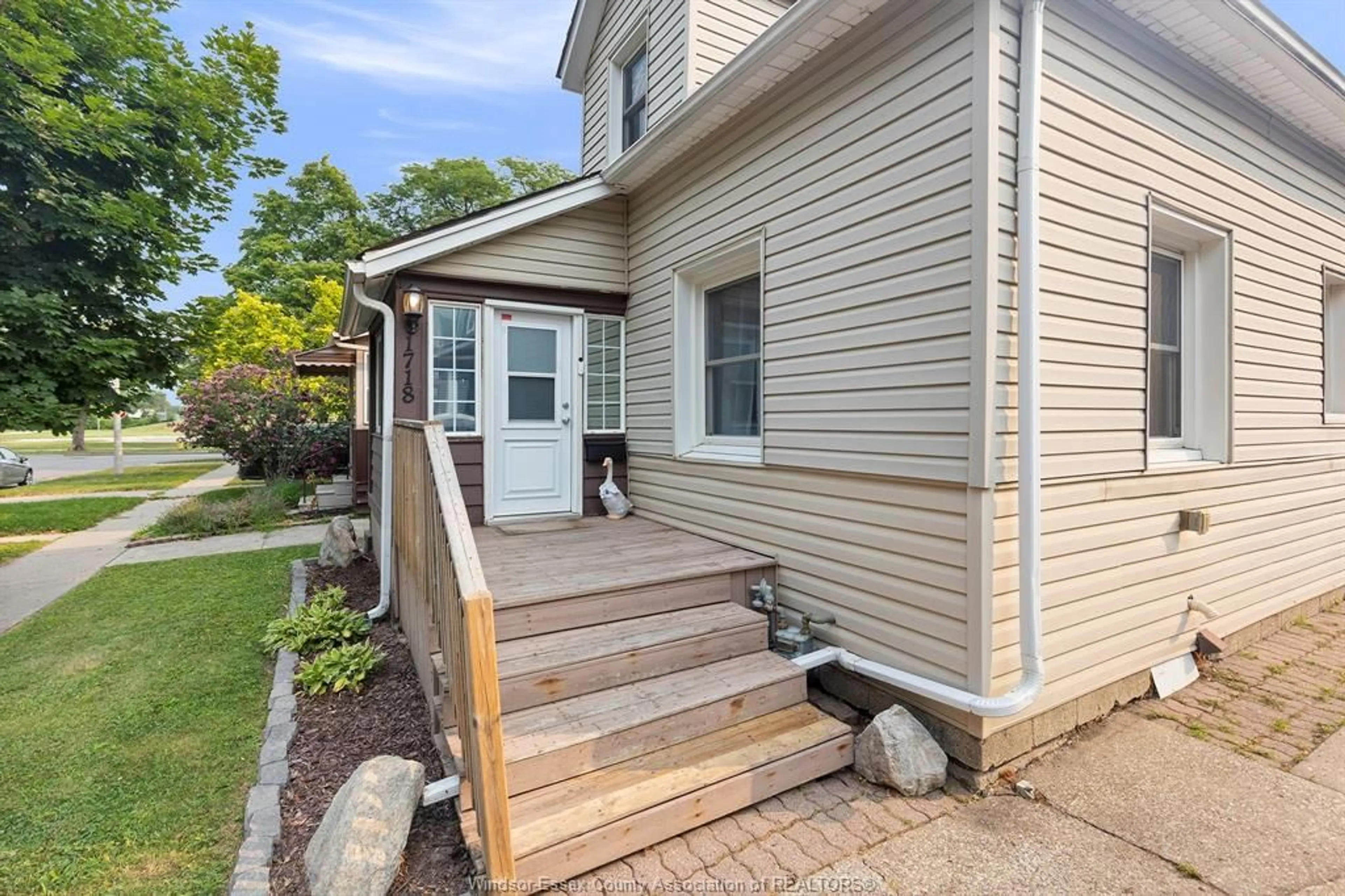 Home with vinyl exterior material, street for 1718 WINDERMERE, Windsor Ontario N8W 2S1