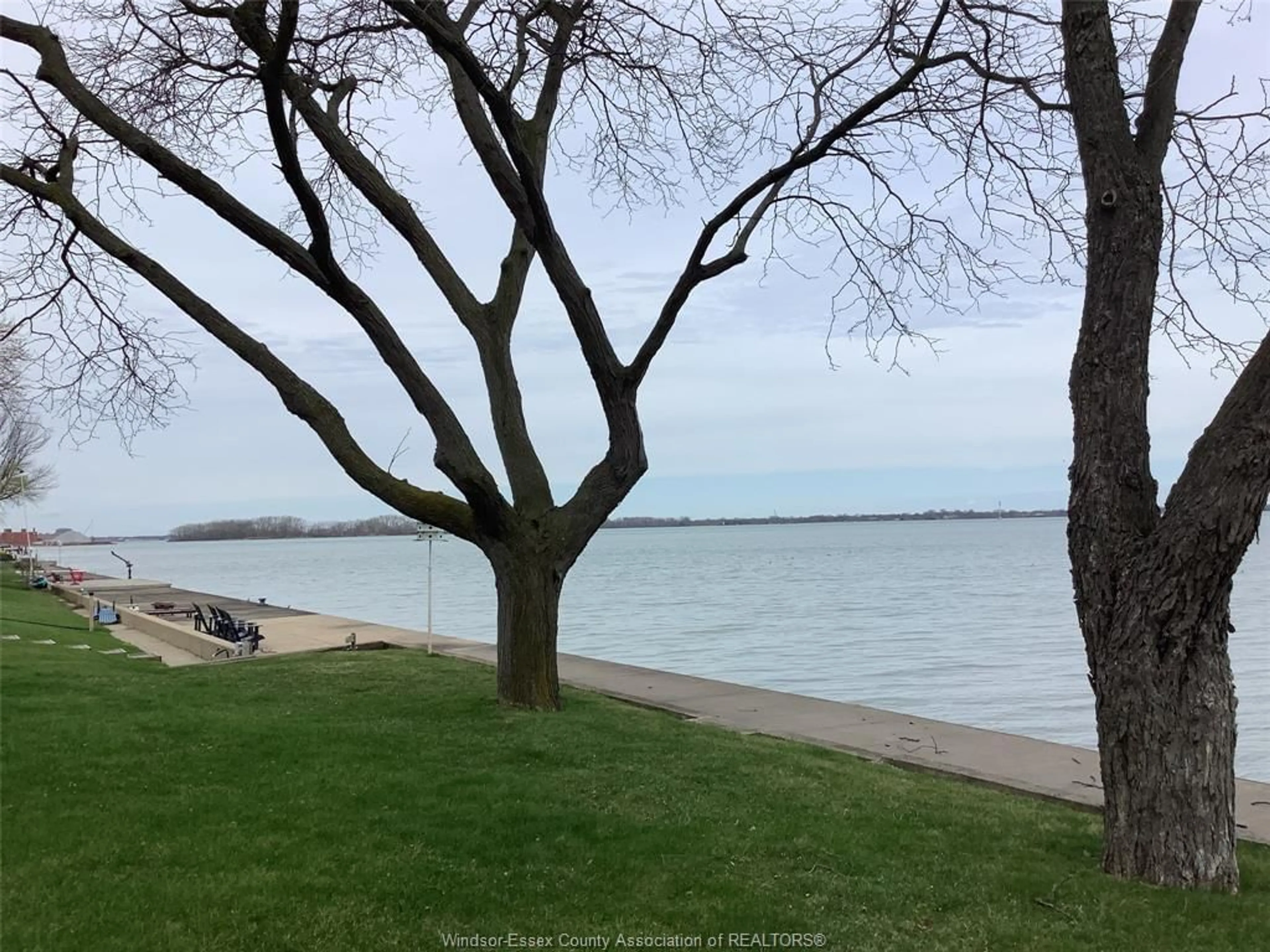 Blurry image for 11506 RIVERSIDE, Windsor Ontario N8P 1A4