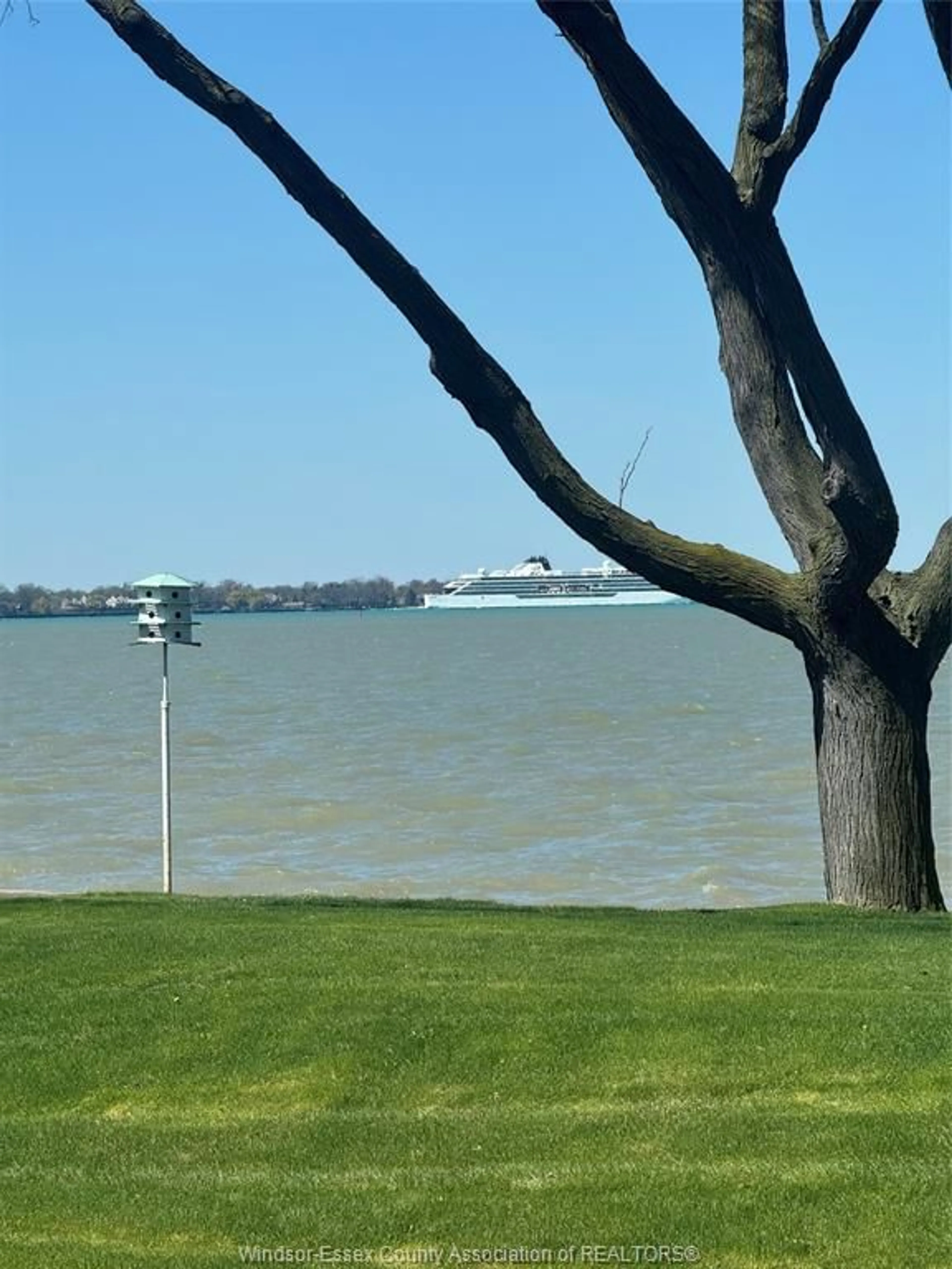 Blurry image for 11506 RIVERSIDE, Windsor Ontario N8P 1A4