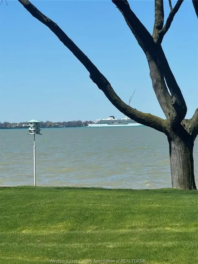 11506 RIVERSIDE, Windsor 4