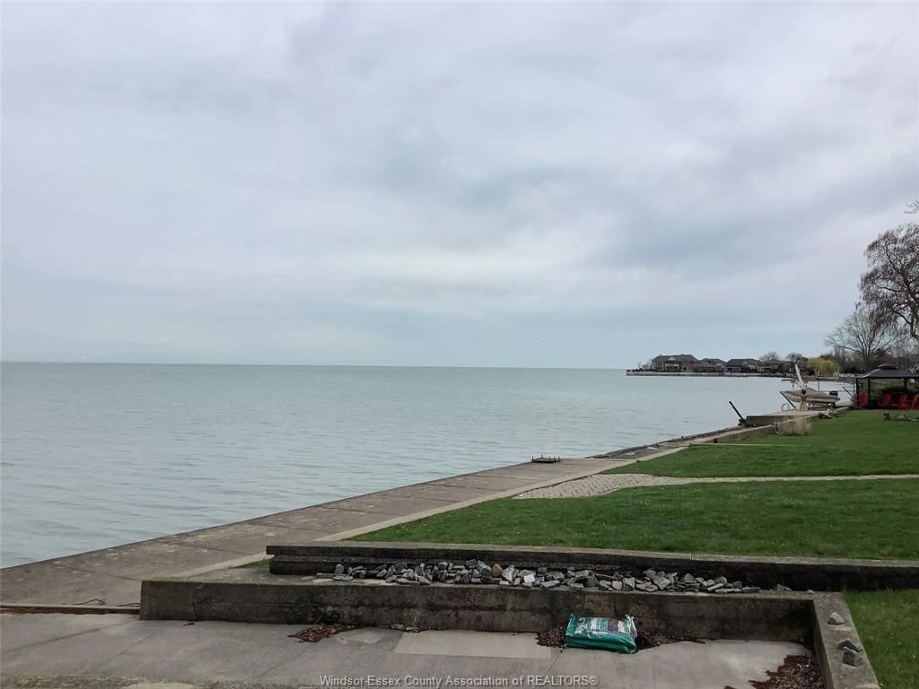 Blurry image for 11506 RIVERSIDE, Windsor Ontario N8P 1A4