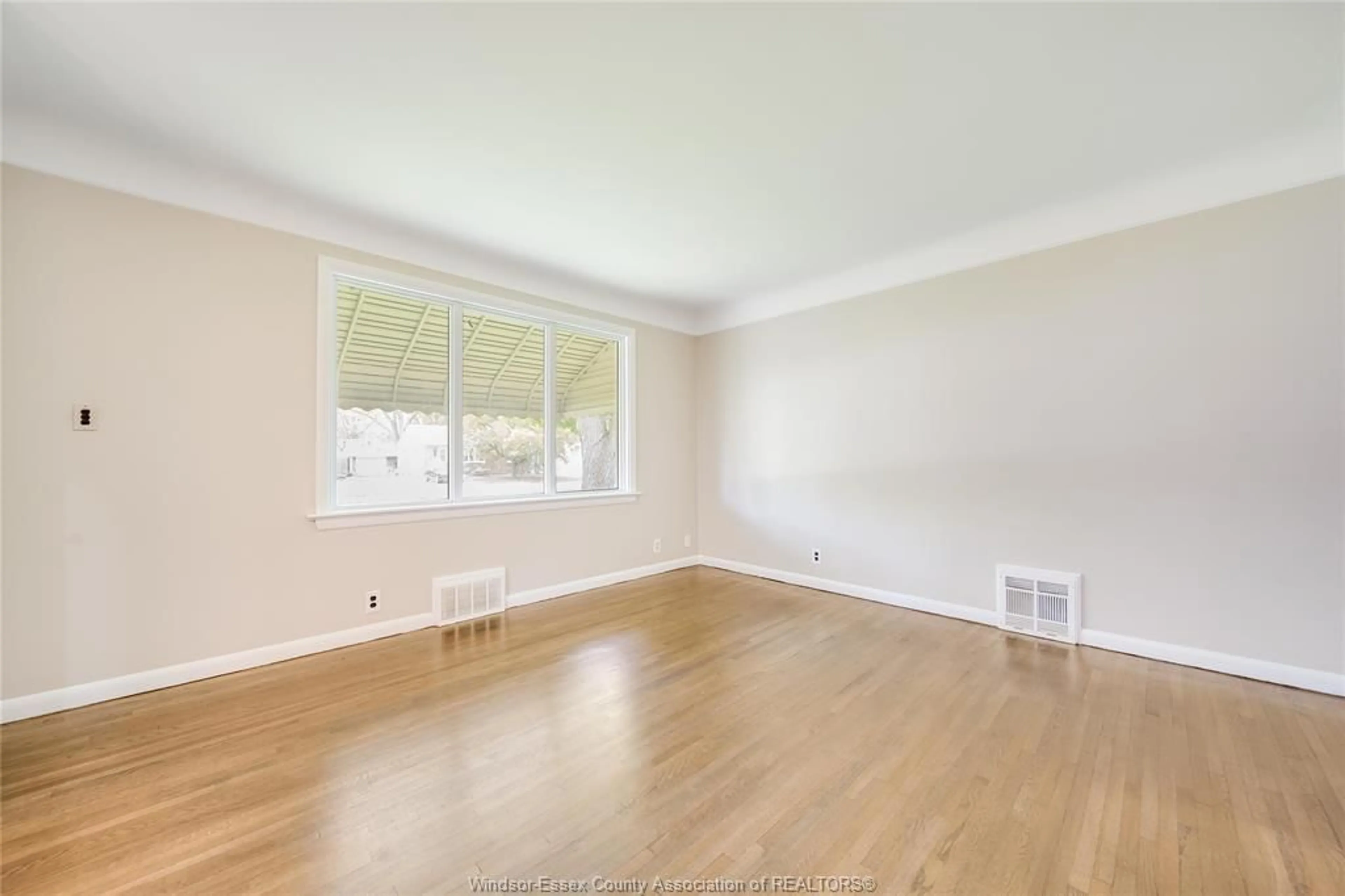 A pic of a room for 3264 DOMINION Blvd, Windsor Ontario N9E 2N5