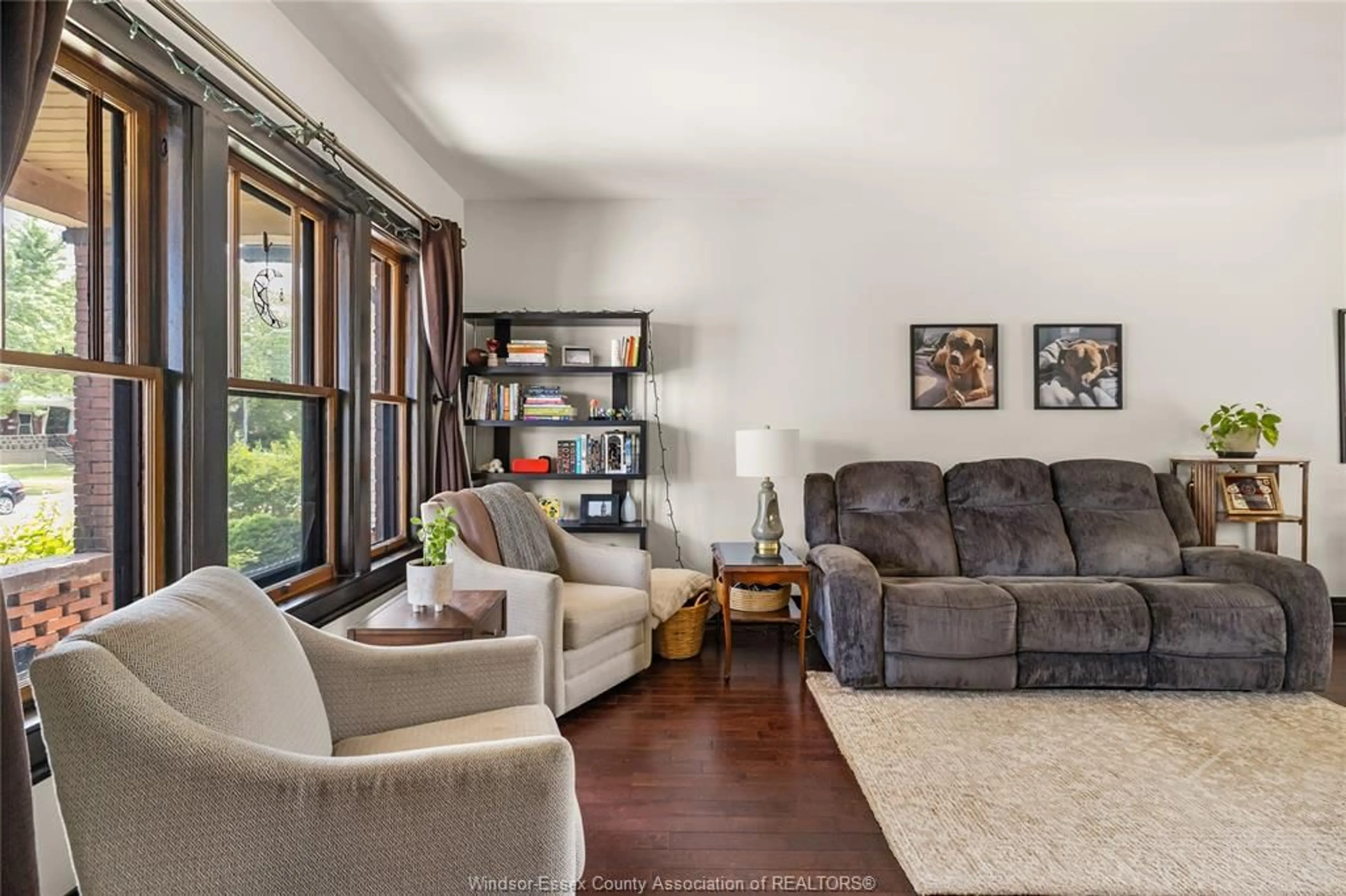 Living room with furniture, unknown for 1033 CHURCH St, Windsor Ontario N9A 4V3