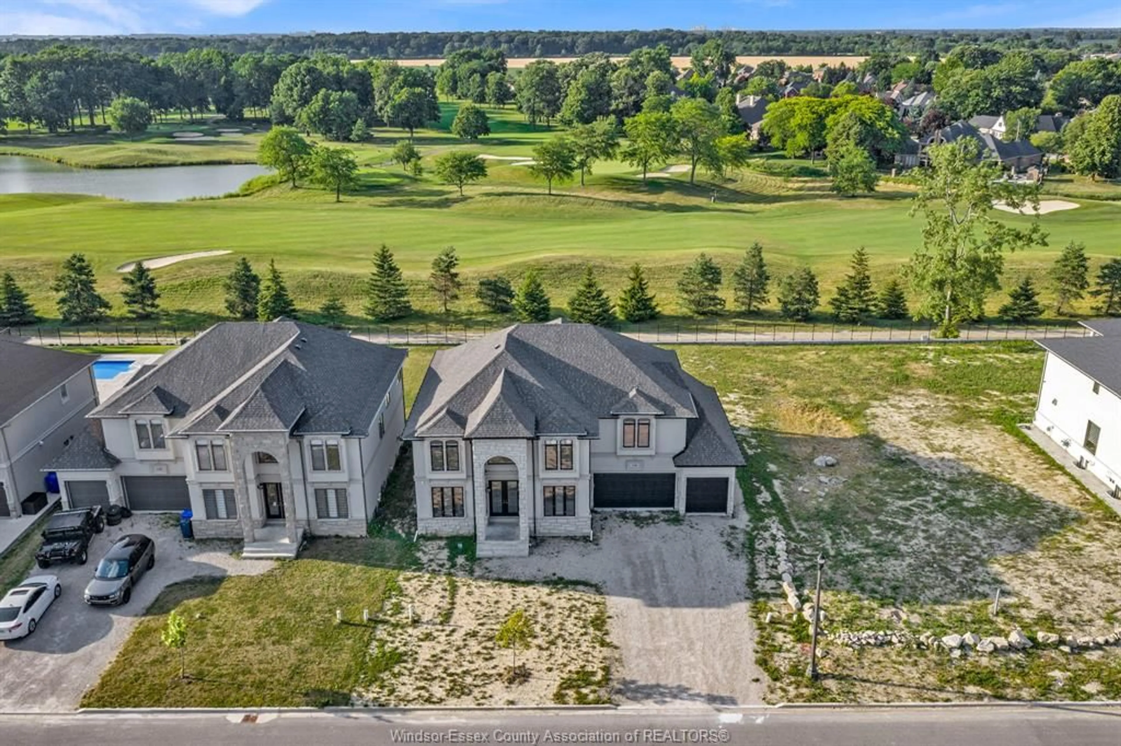 A pic from outside/outdoor area/front of a property/back of a property/a pic from drone, water/lake/river/ocean view for 336 BENSON Crt, Amherstburg Ontario N9V 0A8