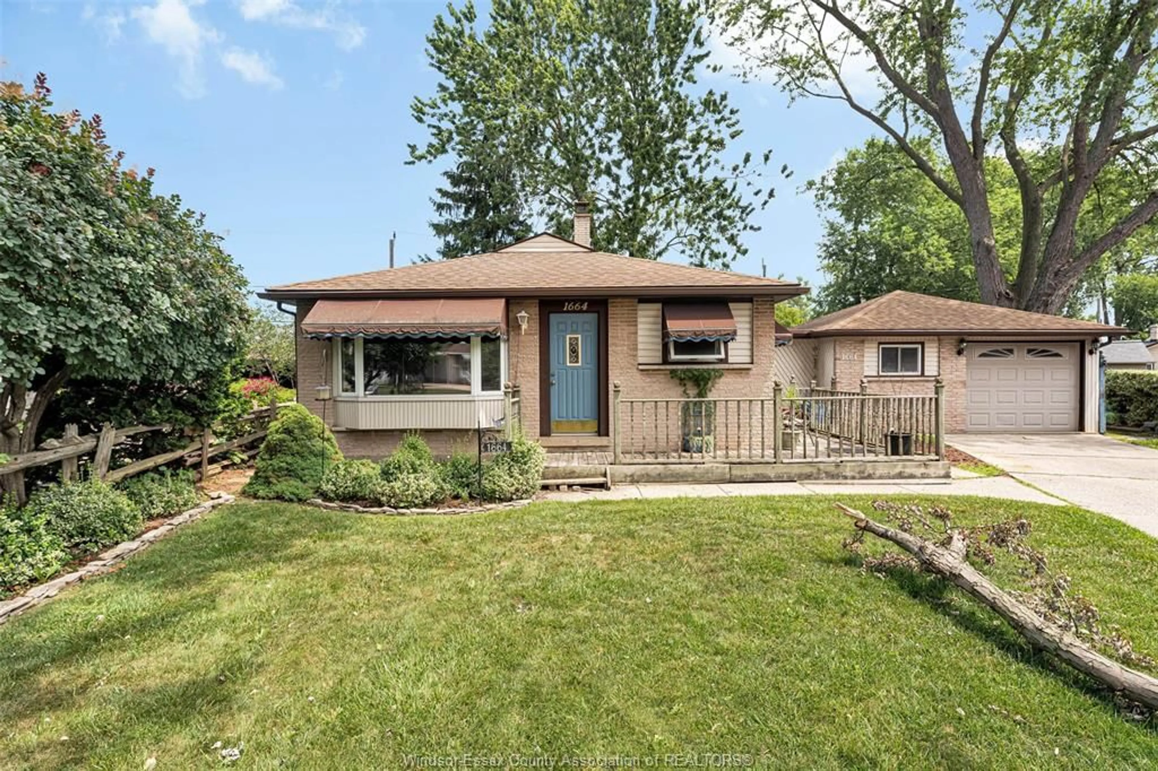 Unknown for 1664 GREENVIEW Cres, Windsor Ontario N9C 2E9