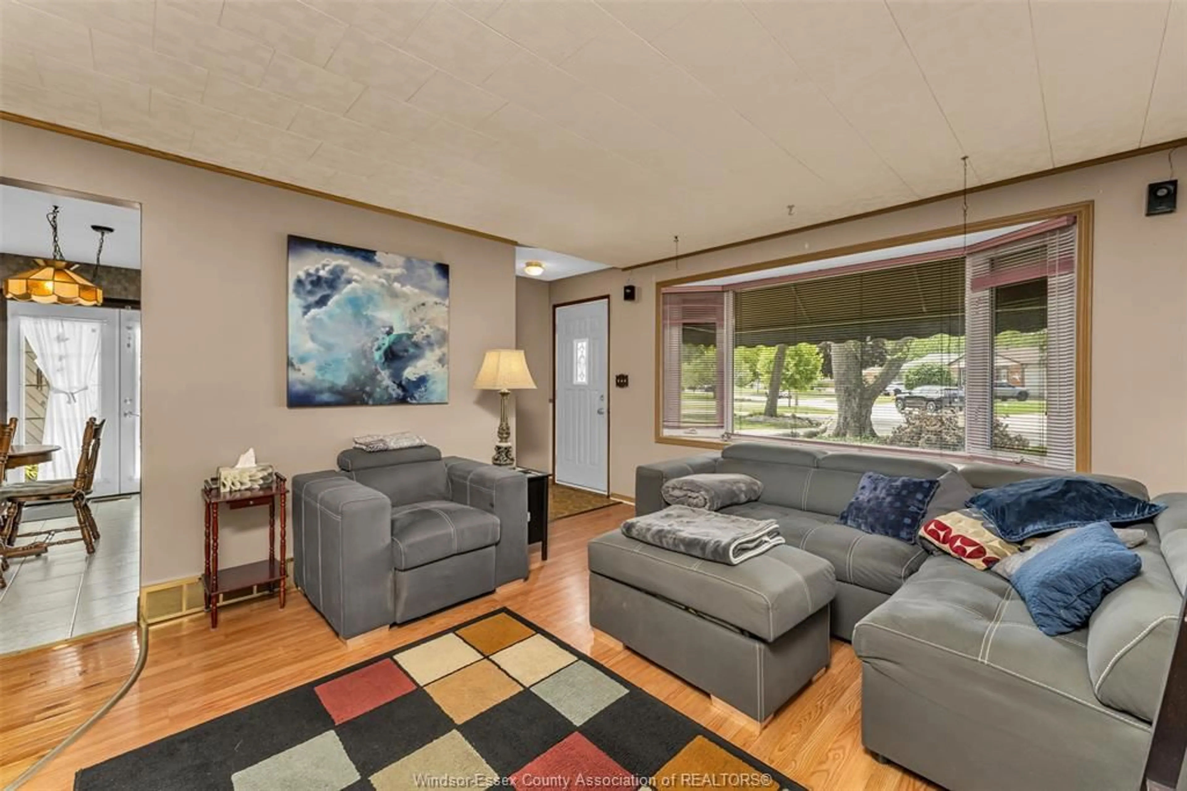 Living room with furniture, unknown for 1664 GREENVIEW Cres, Windsor Ontario N9C 2E9