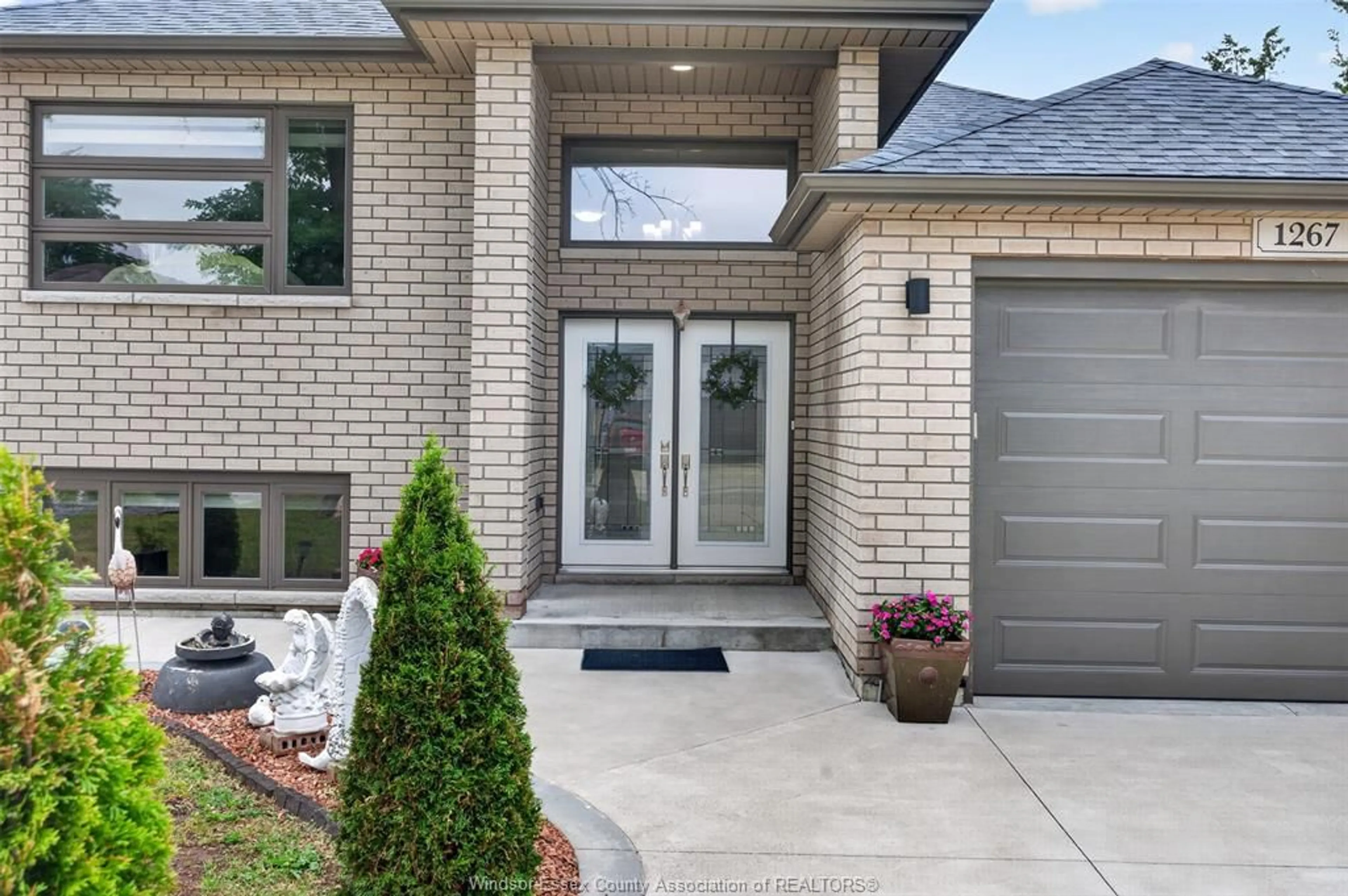 Home with brick exterior material, street for 1267 EASTLAWN Ave, Windsor Ontario N8S 0A7