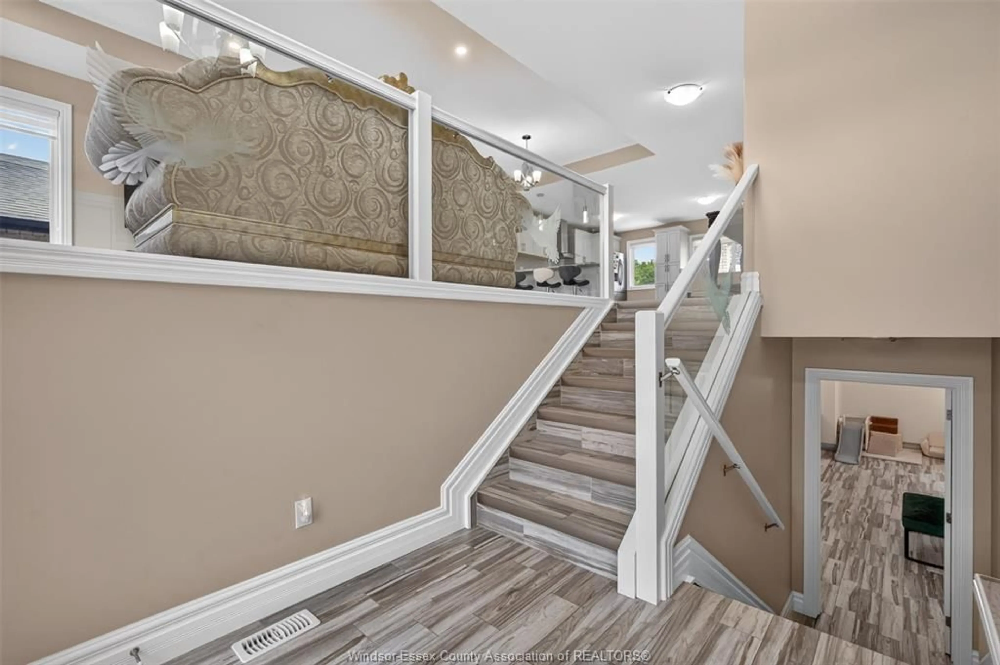 Indoor foyer for 1267 EASTLAWN Ave, Windsor Ontario N8S 0A7