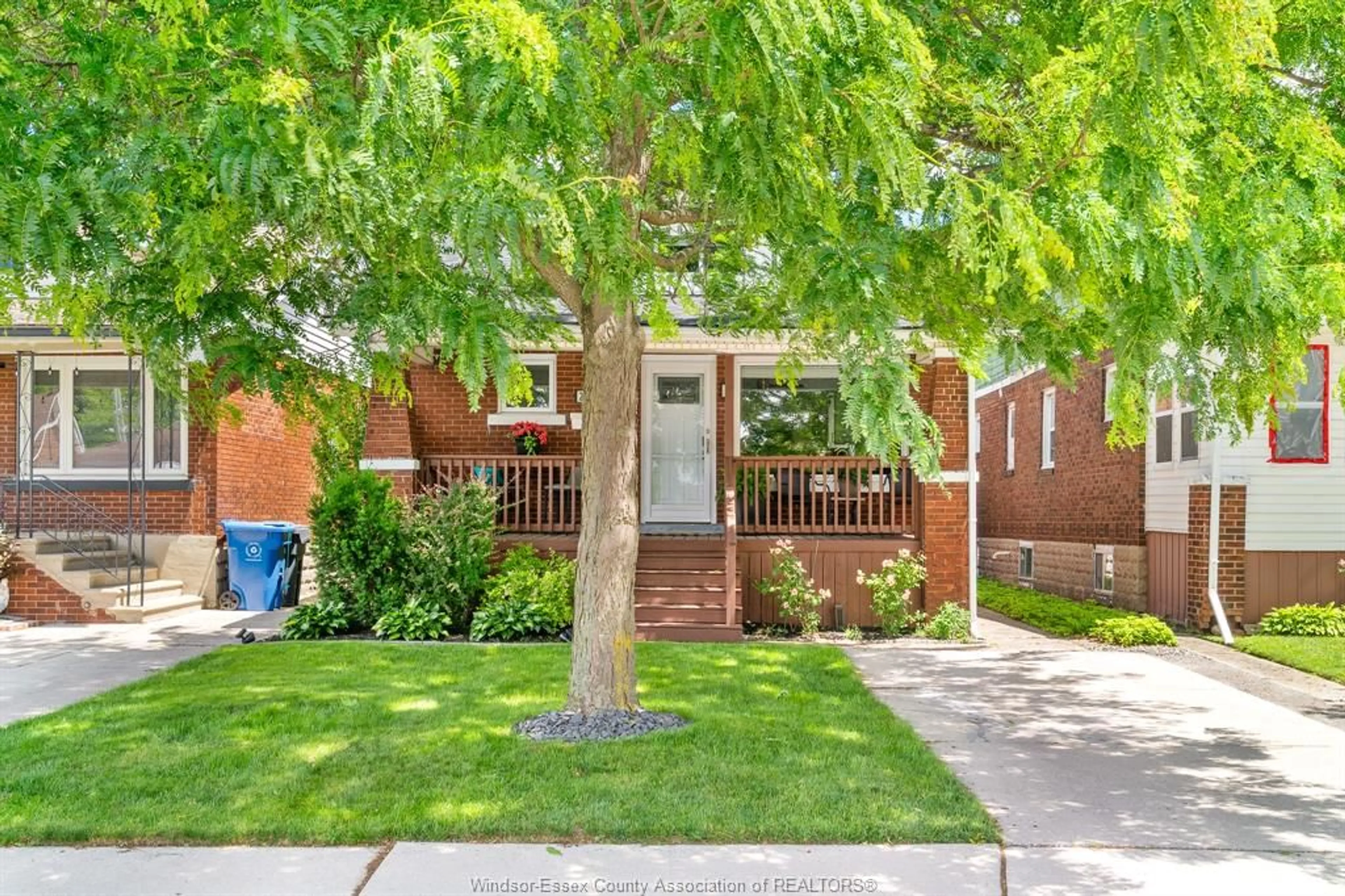 Home with brick exterior material, street for 2322 LILLIAN Ave, Windsor Ontario N8X 4B3