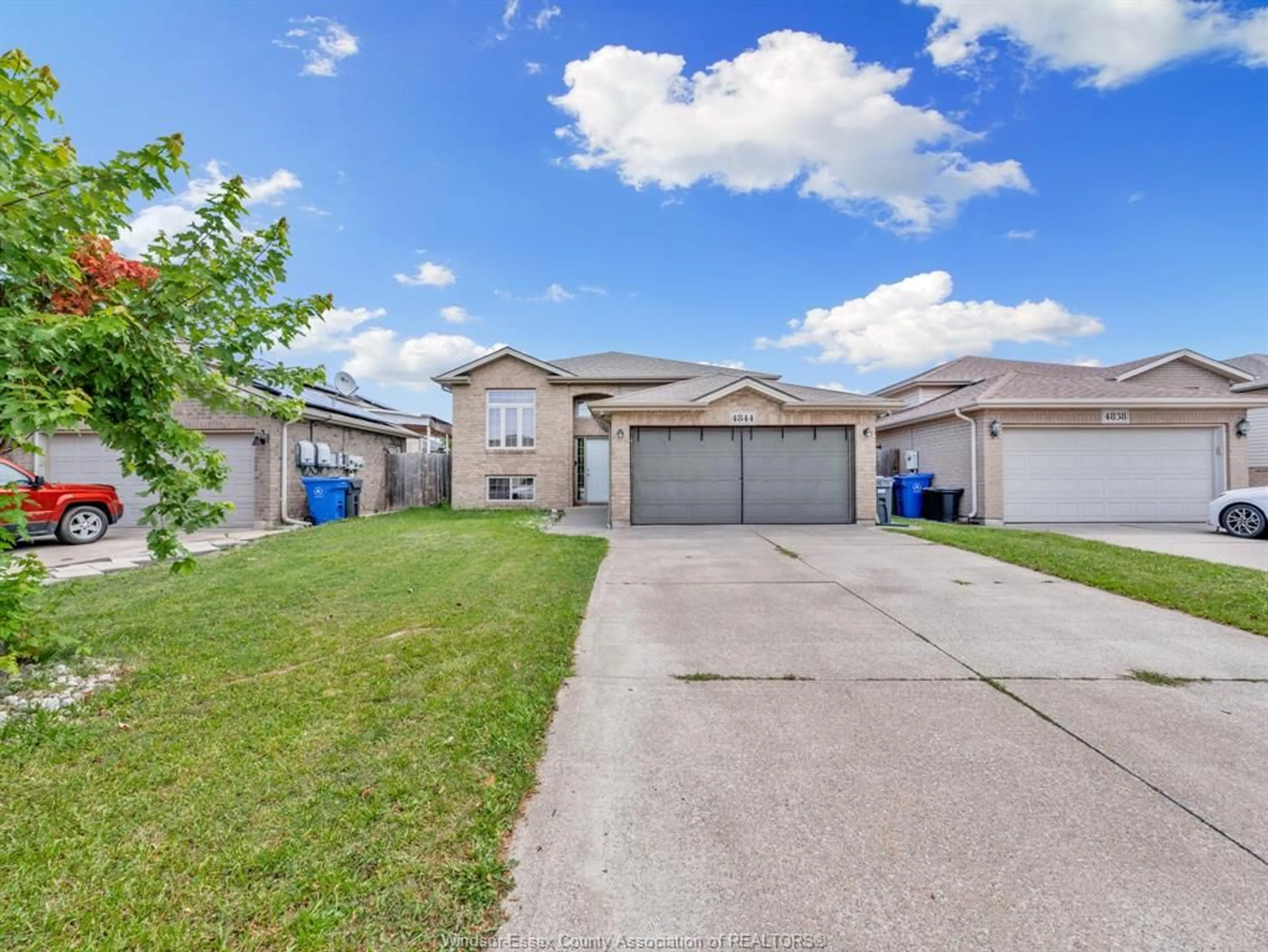 A pic from outside/outdoor area/front of a property/back of a property/a pic from drone, street for 4844 WHITEFISH Cres, Windsor Ontario N9G 3E2