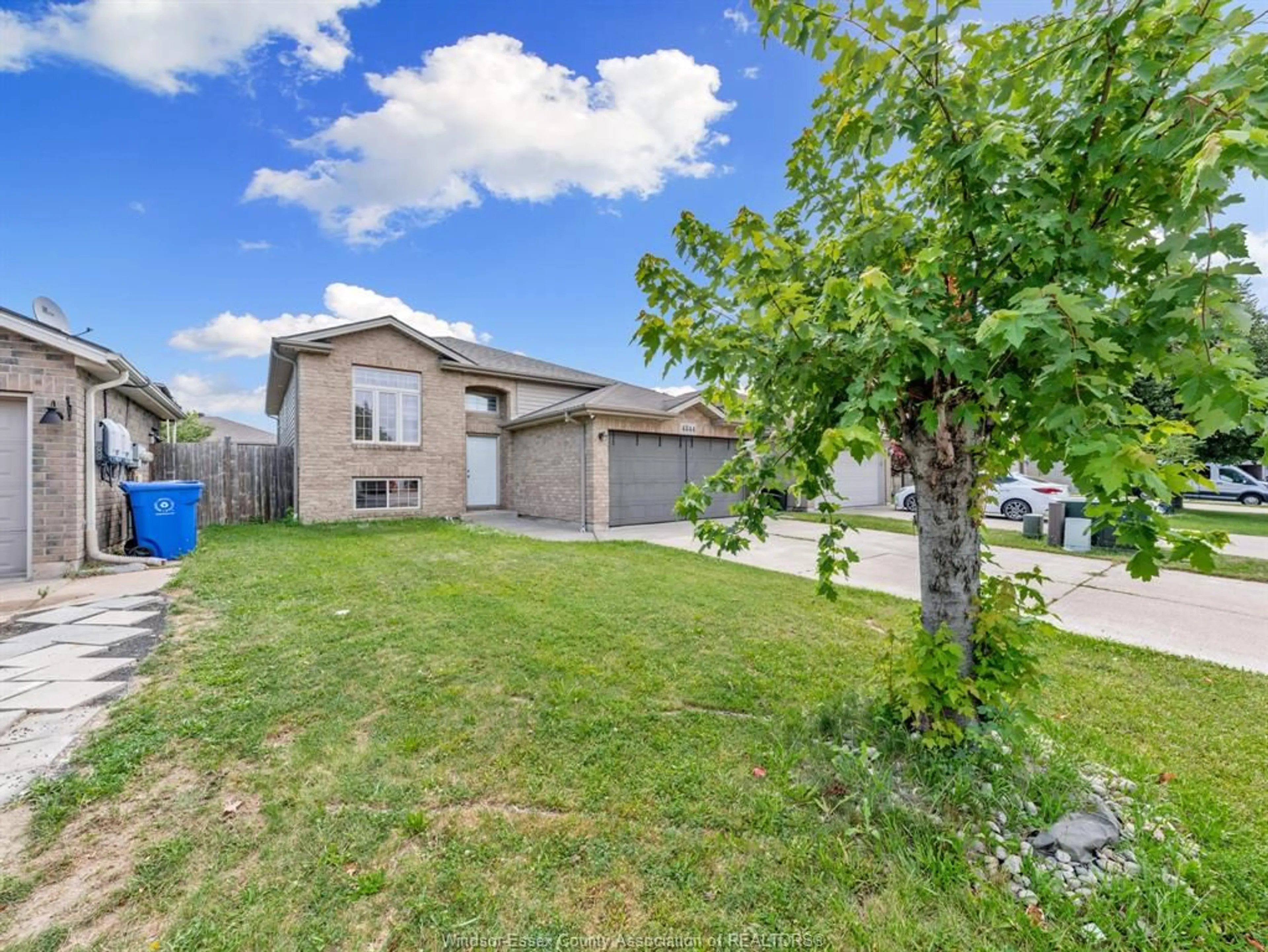 A pic from outside/outdoor area/front of a property/back of a property/a pic from drone, street for 4844 WHITEFISH Cres, Windsor Ontario N9G 3E2