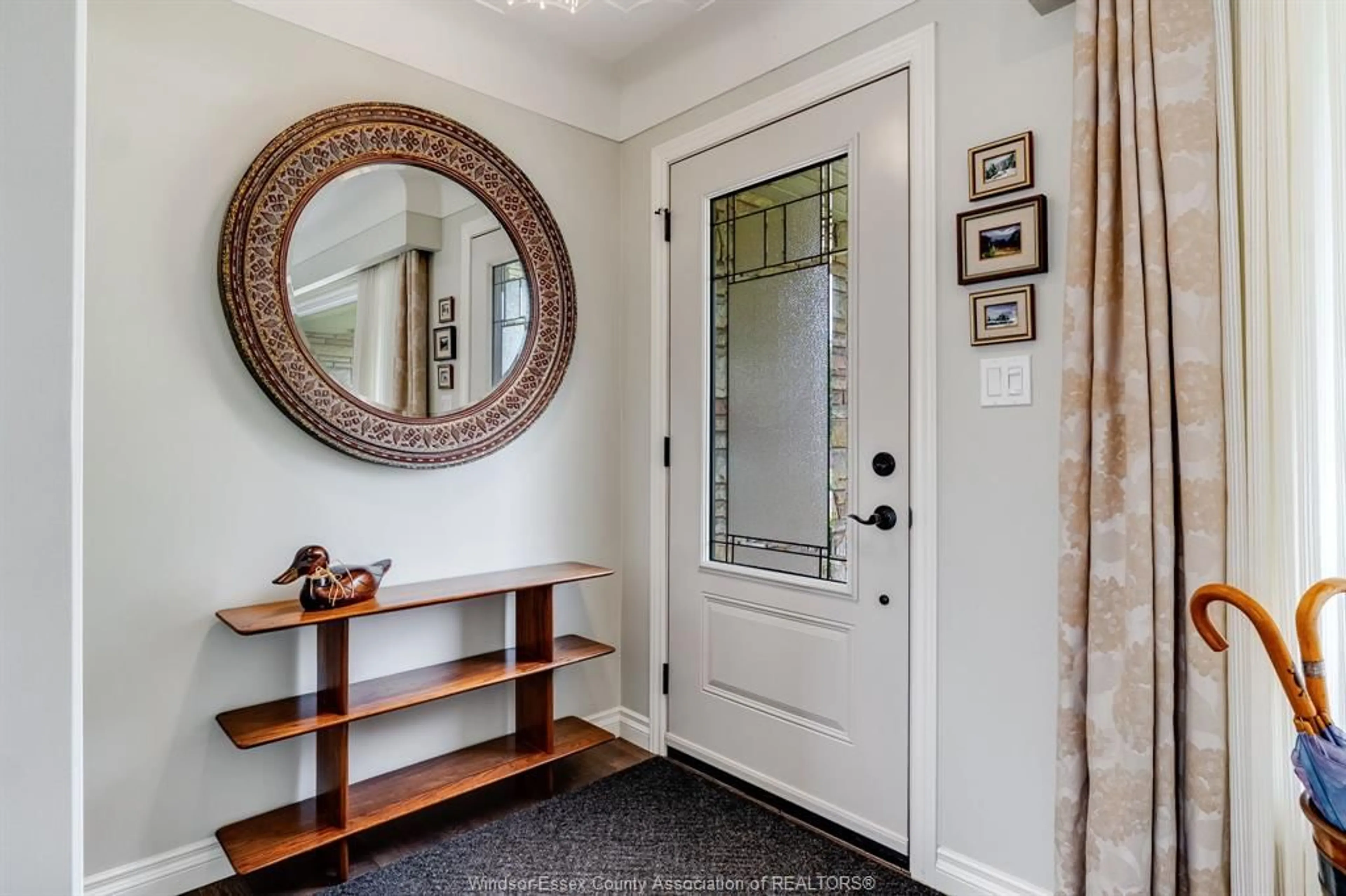 Indoor entryway for 9 MARGARET, Leamington Ontario N8H 2J9