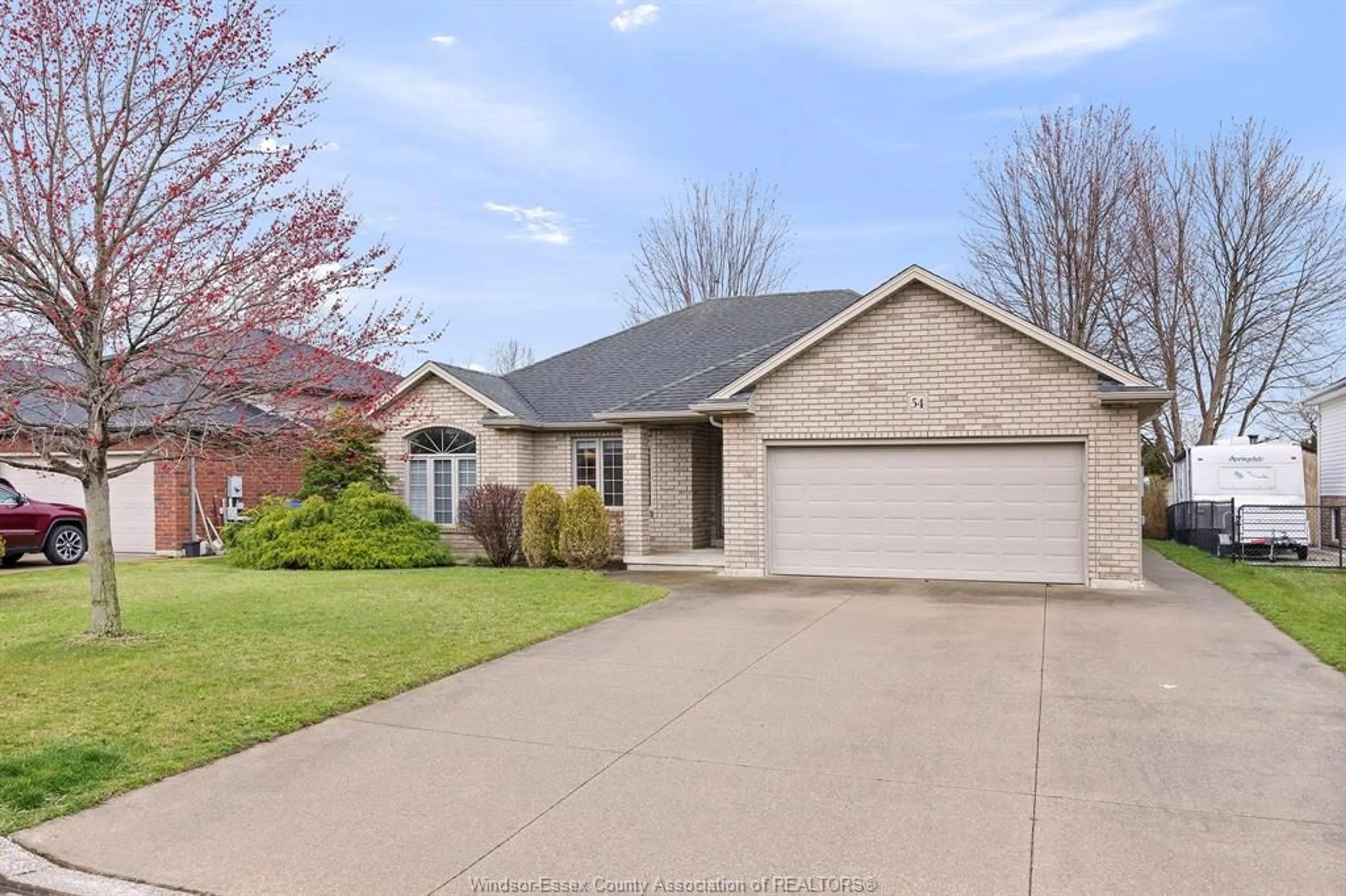 Home with brick exterior material, street for 54 CREEKVIEW, Kingsville Ontario N9Y 4E6