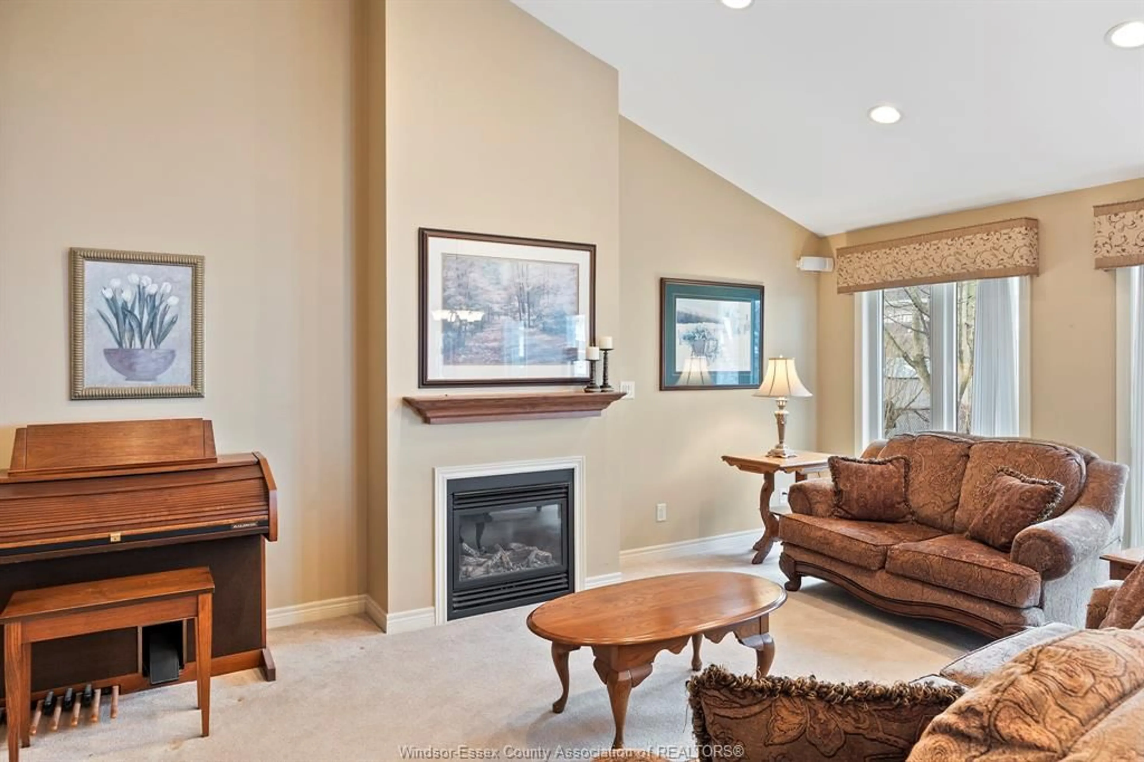 Living room with furniture, unknown for 54 CREEKVIEW, Kingsville Ontario N9Y 4E6