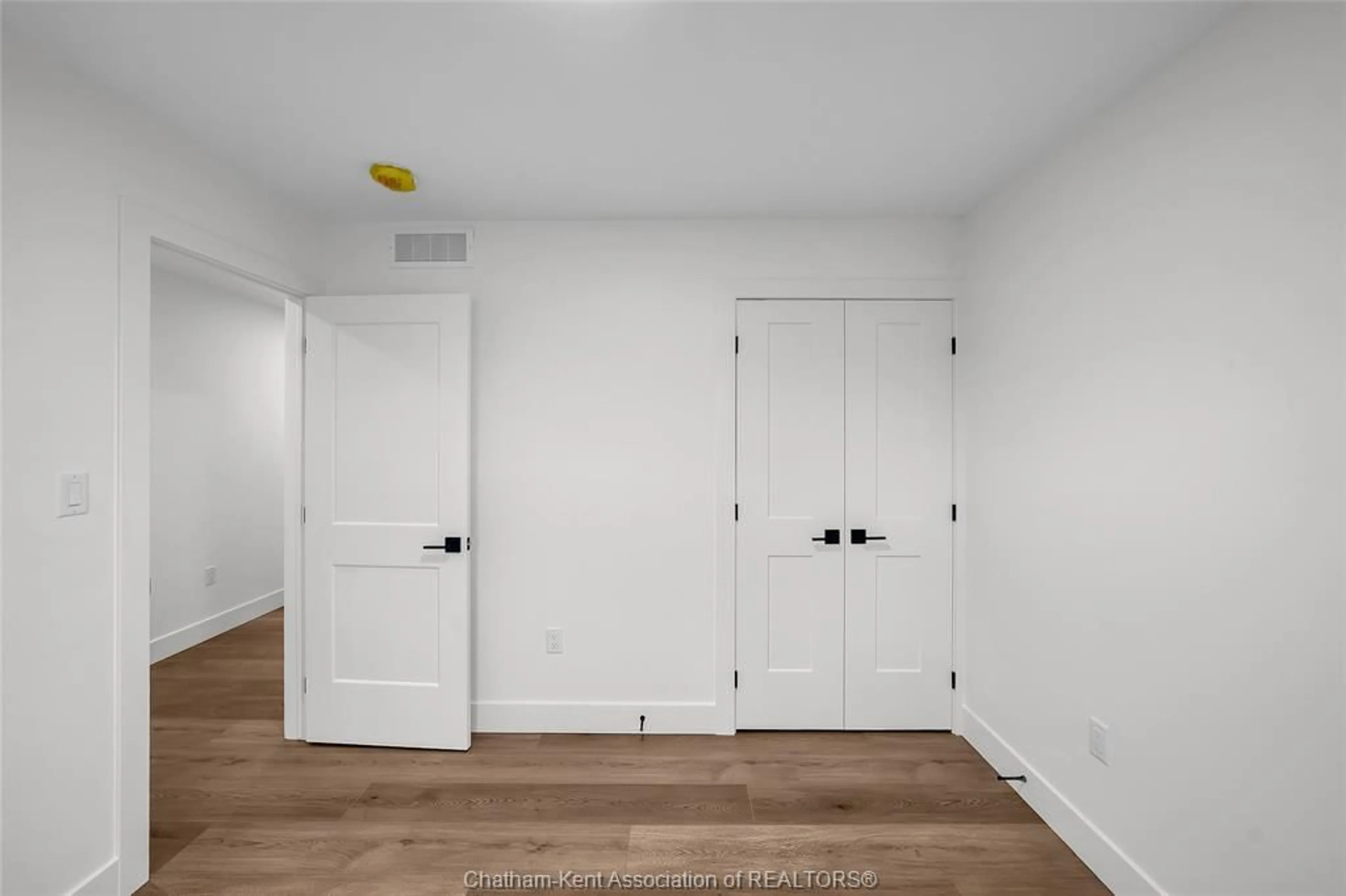 A pic of a room for 8 Cornerstone Pl, Chatham Ontario N7M 0V8