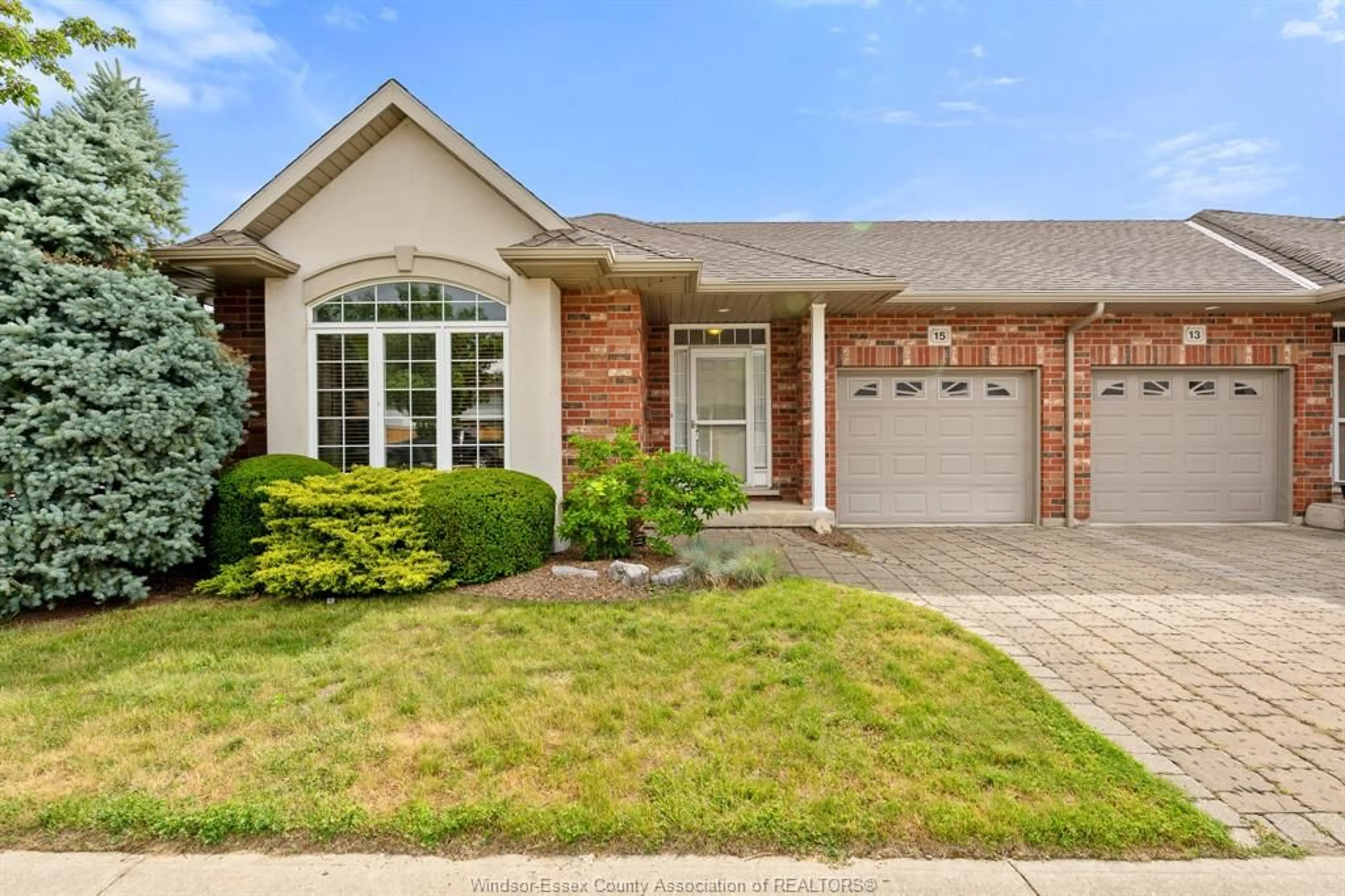Home with brick exterior material, street for 15 OAKGROVE Lane, Chatham Ontario N7L 5R9