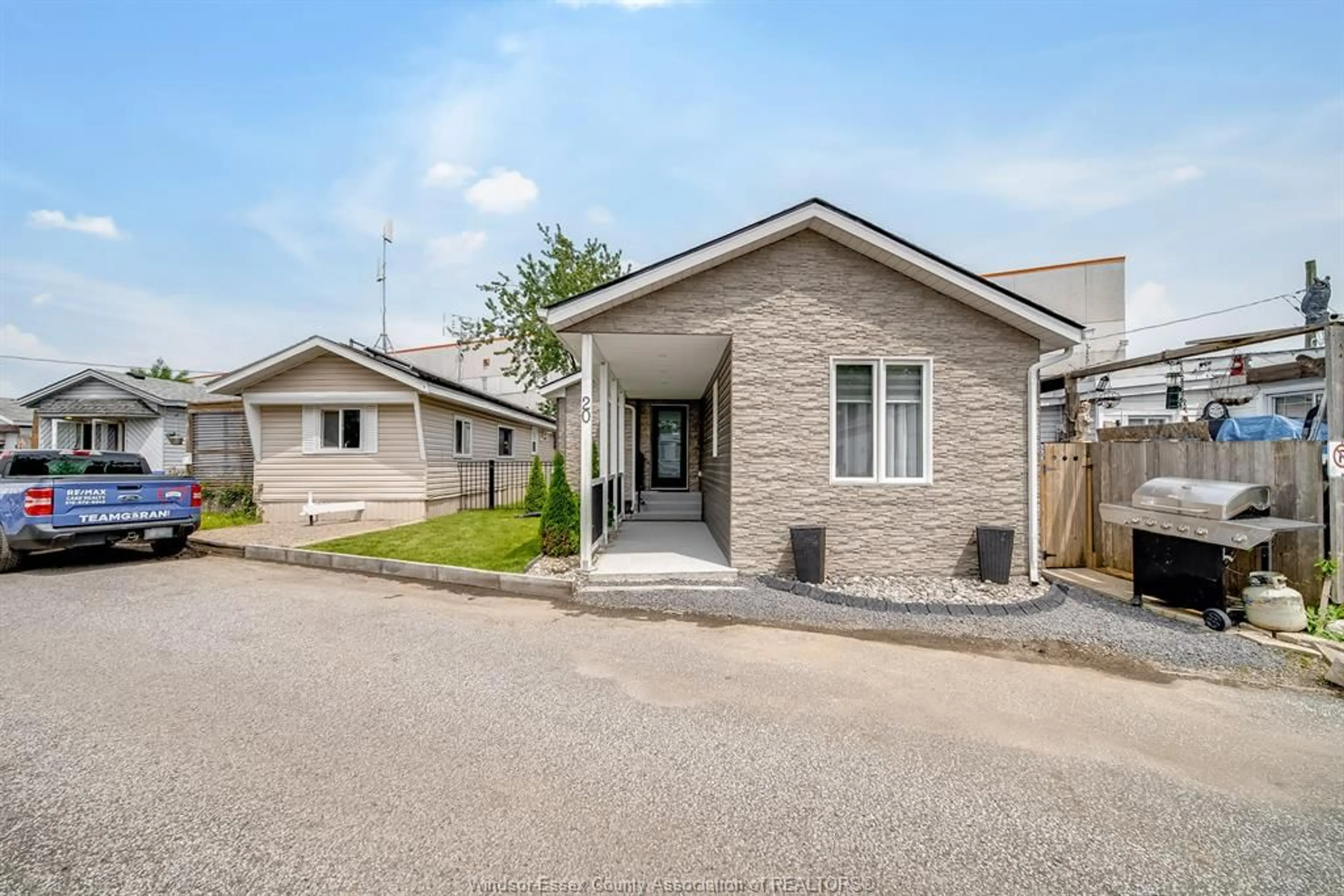 Home with brick exterior material, unknown for 20 BONITA Ave, Windsor Ontario N8W 2B5