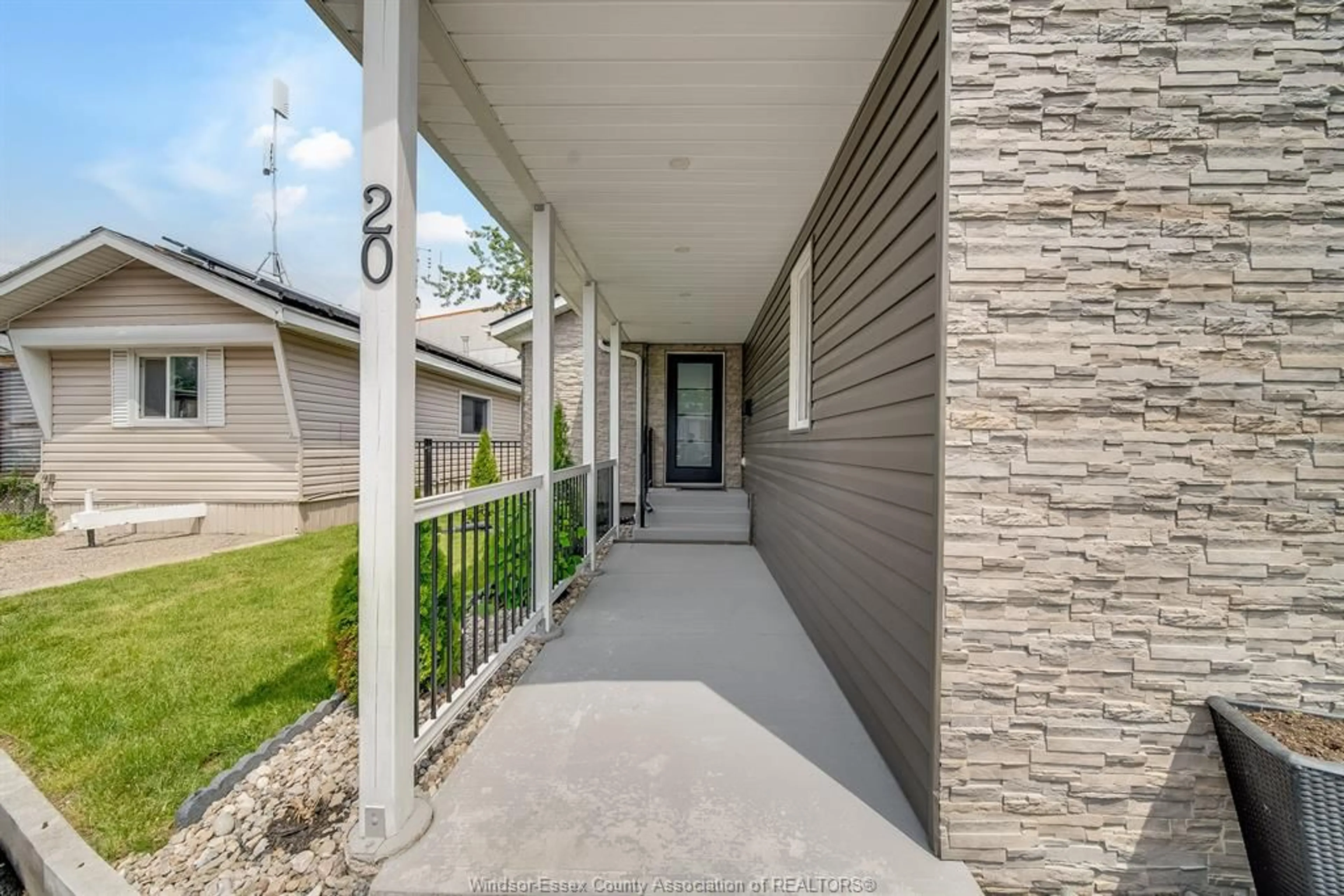 Unknown for 20 BONITA Ave, Windsor Ontario N8W 2B5