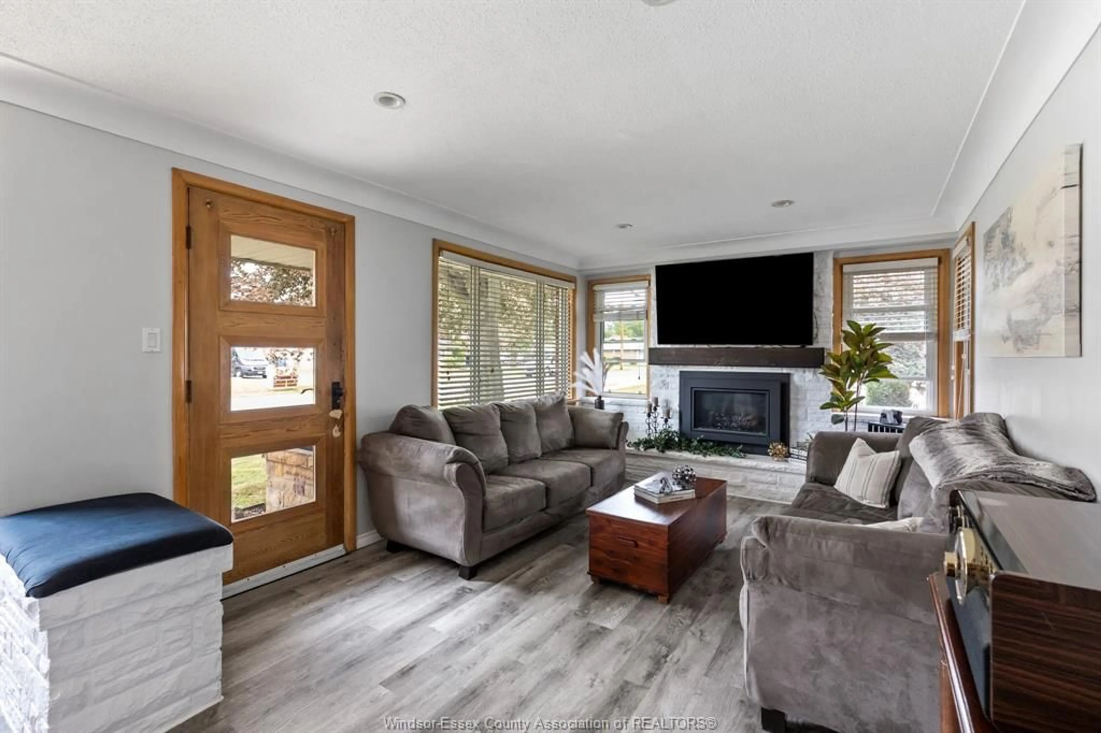 Living room with furniture, unknown for 654 CENTRE St, Belle River Ontario N0R 1A0
