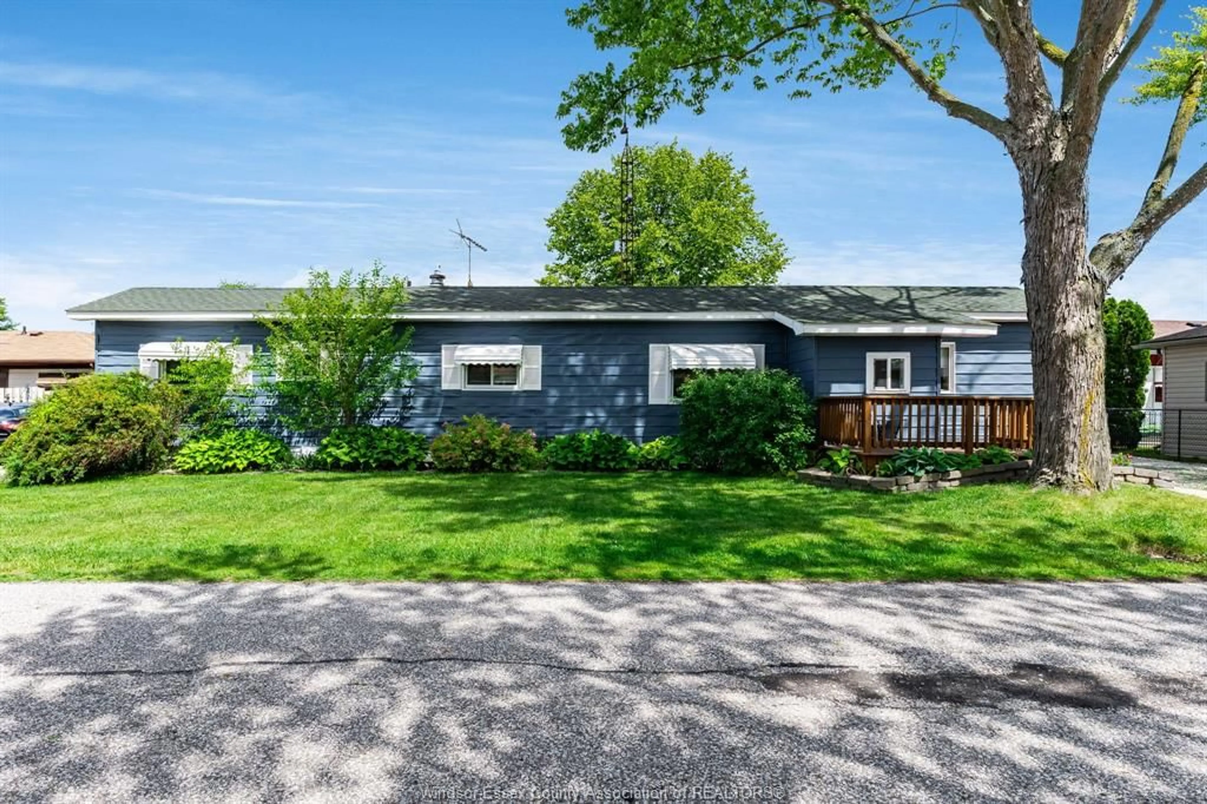 Home with vinyl exterior material, street for 105 Brooks Blvd, Lakeshore Ontario N8N 2P7