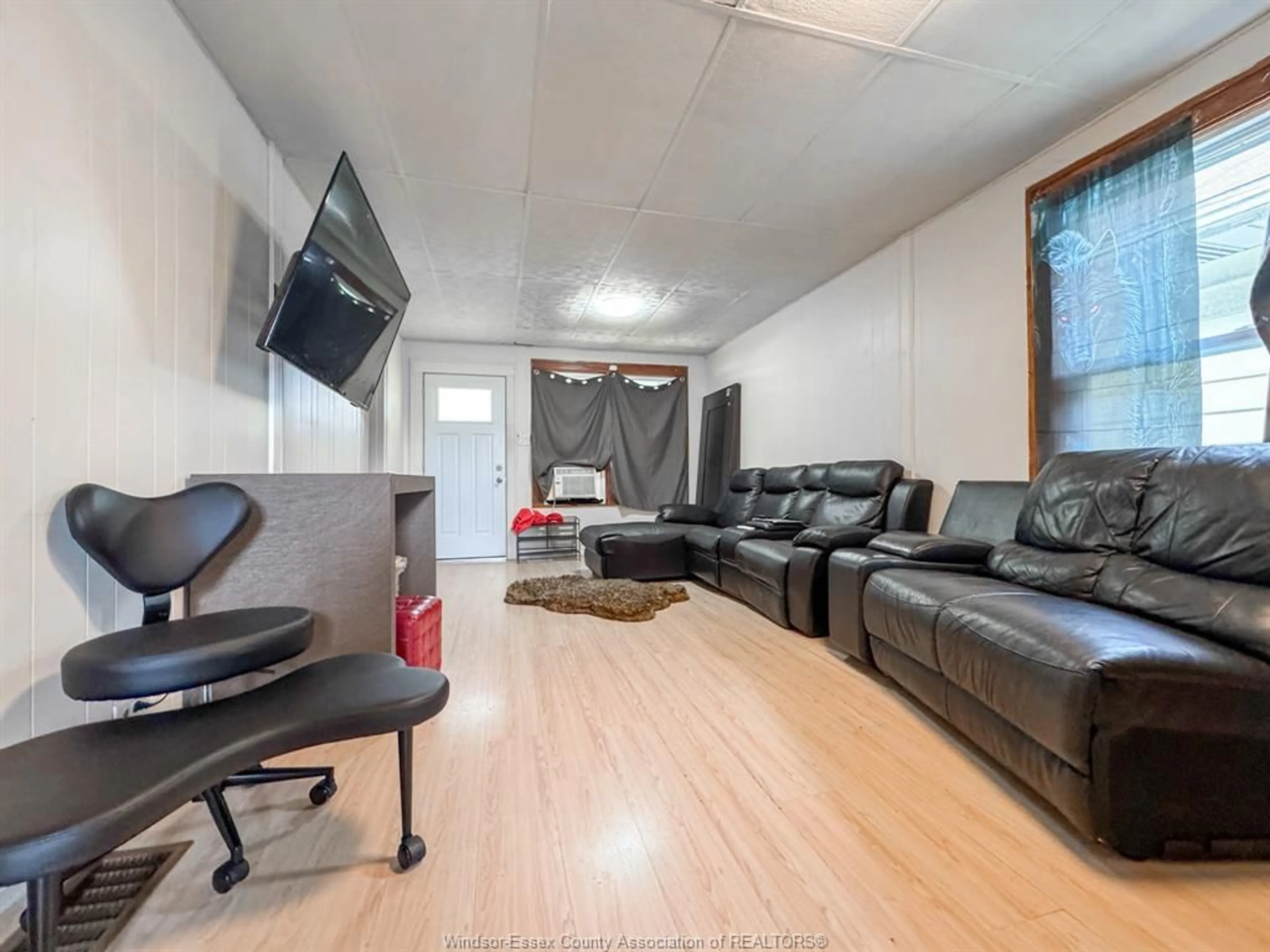 Unknown for 1037 HOWARD AVE, Windsor Ontario N9A 1S6