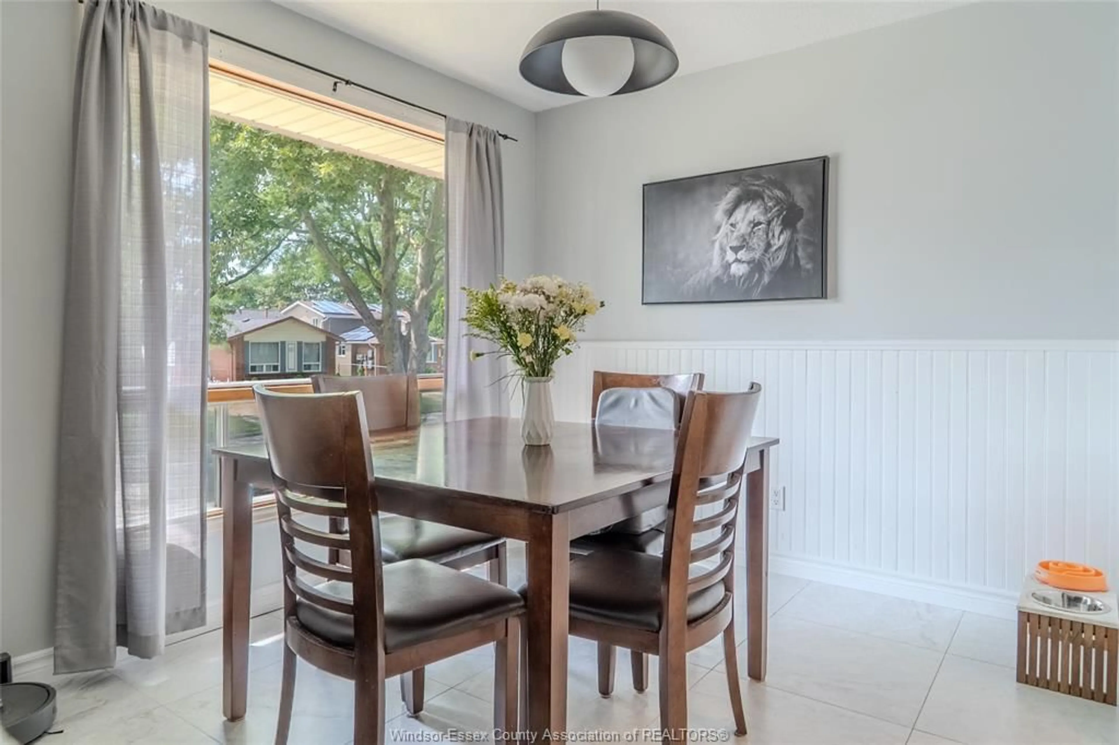 Dining room, unknown for 9511 Avery Lane, Windsor Ontario N8R 2C1