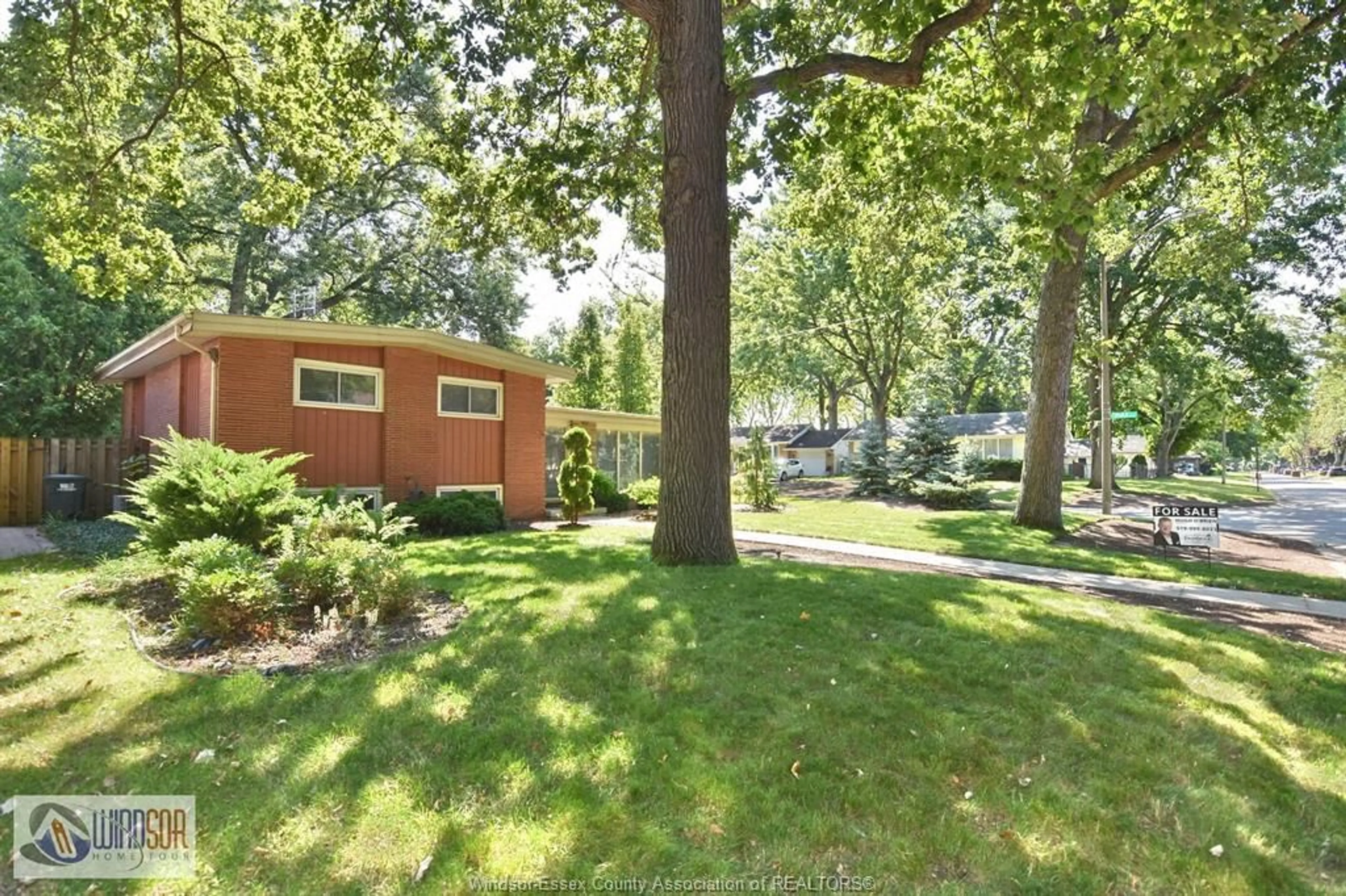 Patio, street for 3490 ST. PATRICKS Dr, Windsor Ontario N9E 3H4