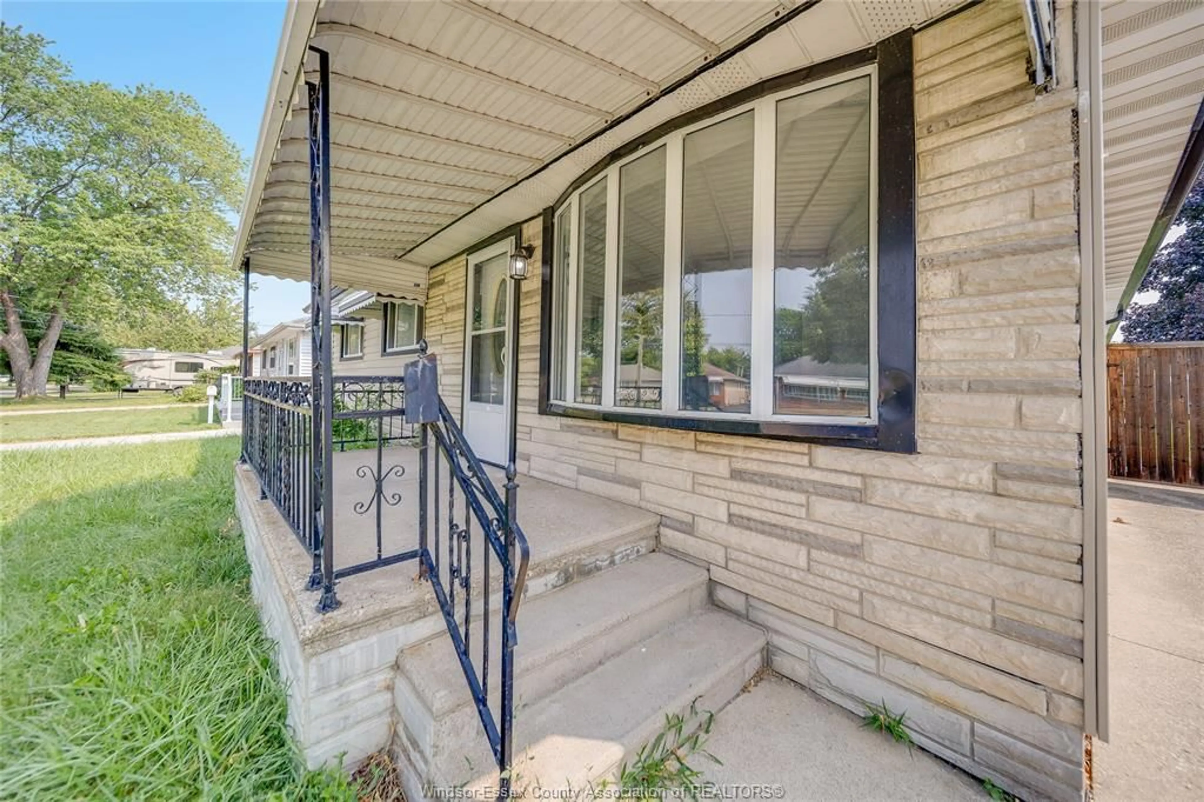 Patio, street for 1650 GLENDALE, Windsor Ontario N8T 2N2