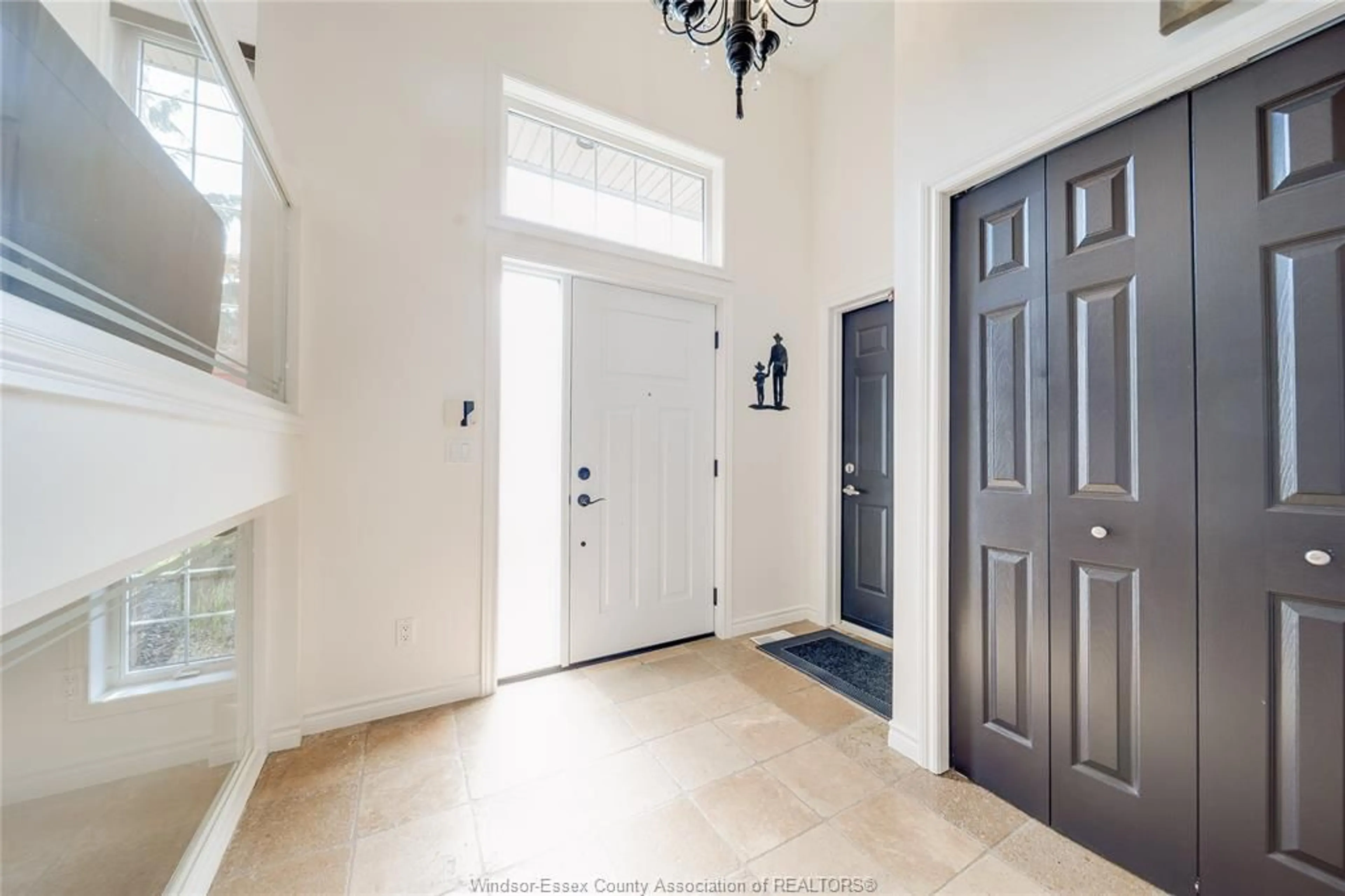 Indoor entryway for 3857 SOCRATES Crt, Windsor Ontario N9G 2P2