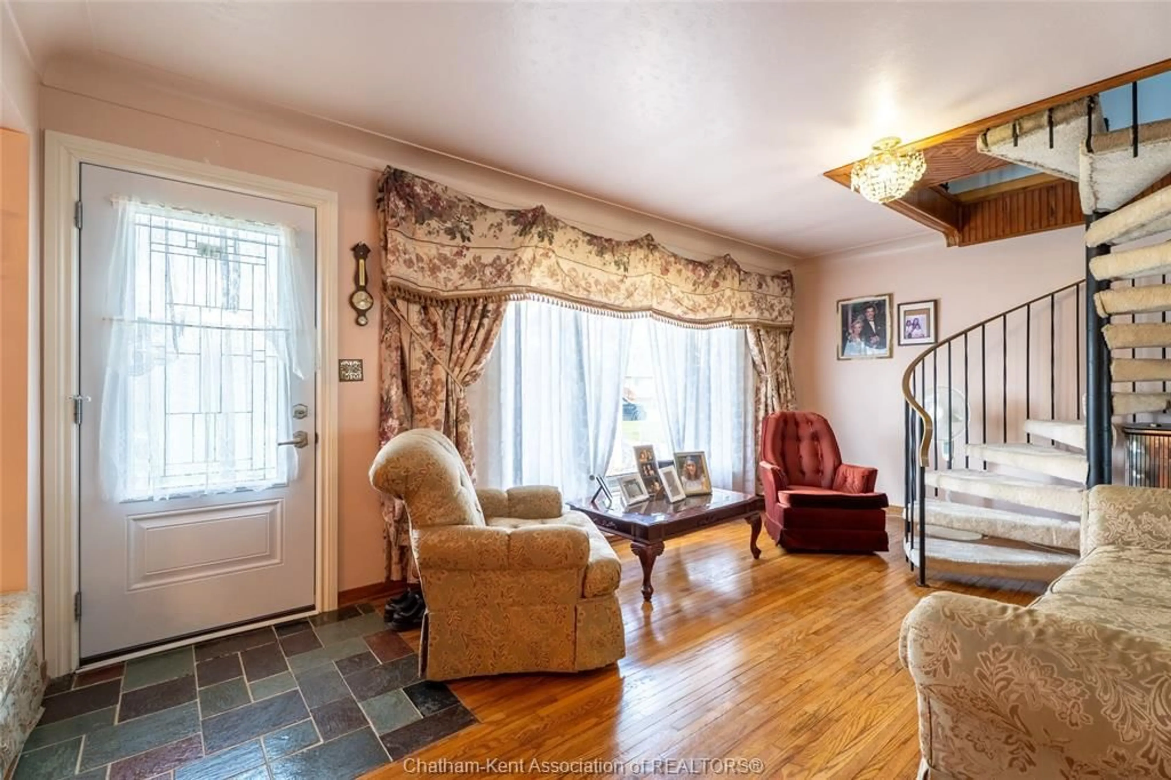 Unknown for 16 ARTHUR Dr, Chatham Ontario N7M 3Y4