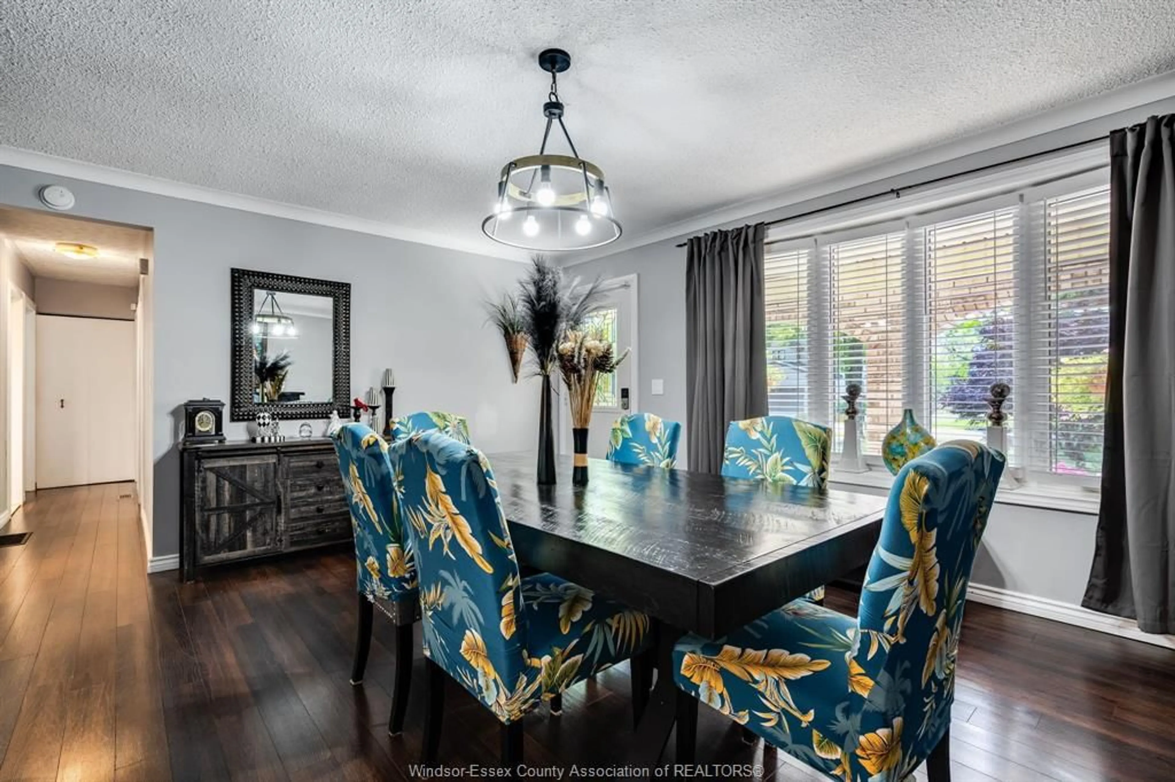 Dining room, wood/laminate floor for 110 Lake Erie Dr, Amherstburg Ontario N9V 2Y8
