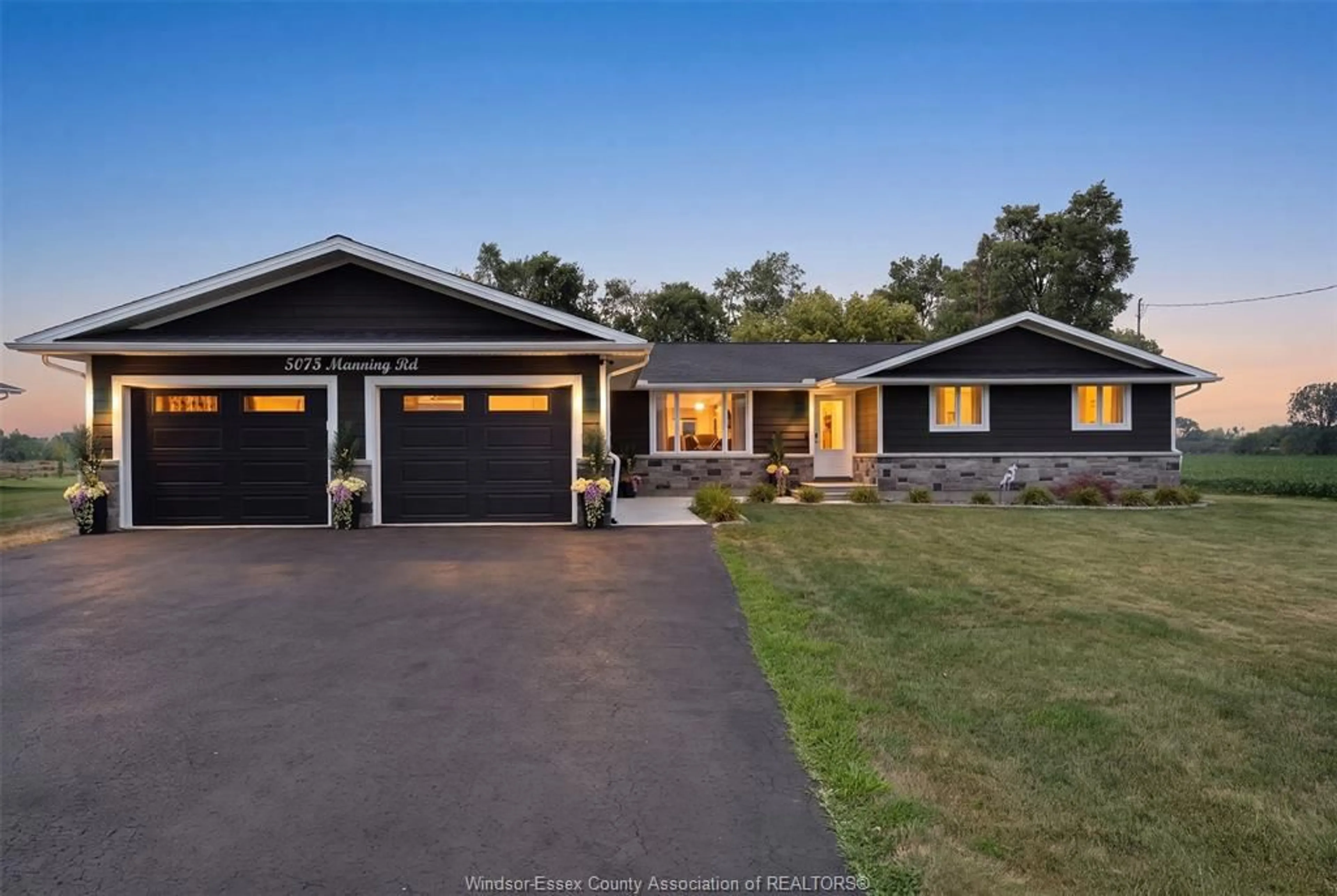 Home with vinyl exterior material, street for 5075 MANNING Rd, Tecumseh Ontario N0R 1K0