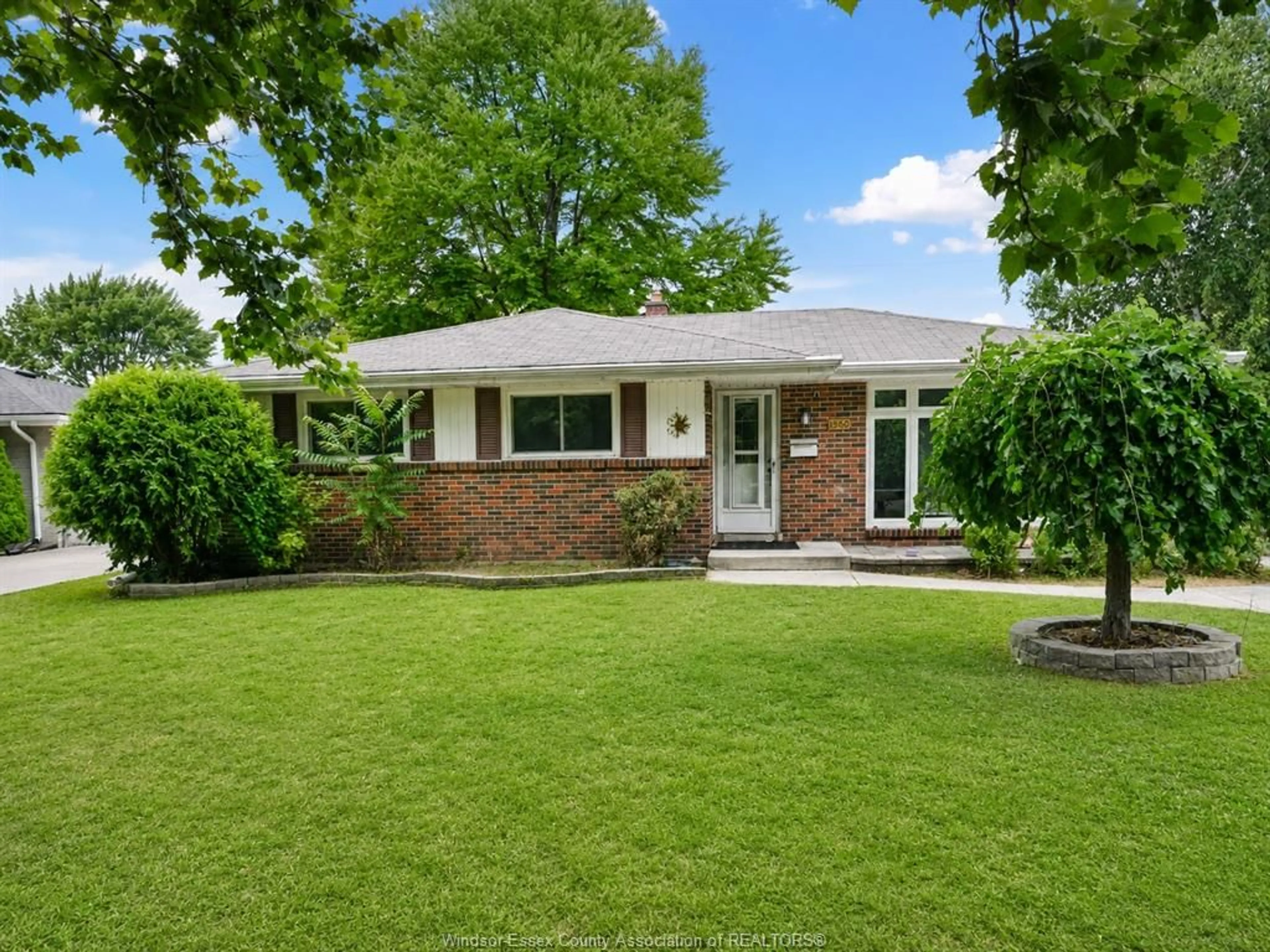 Home with brick exterior material, street for 1560 VILLA MARIA Blvd, Windsor Ontario N9G 1W7