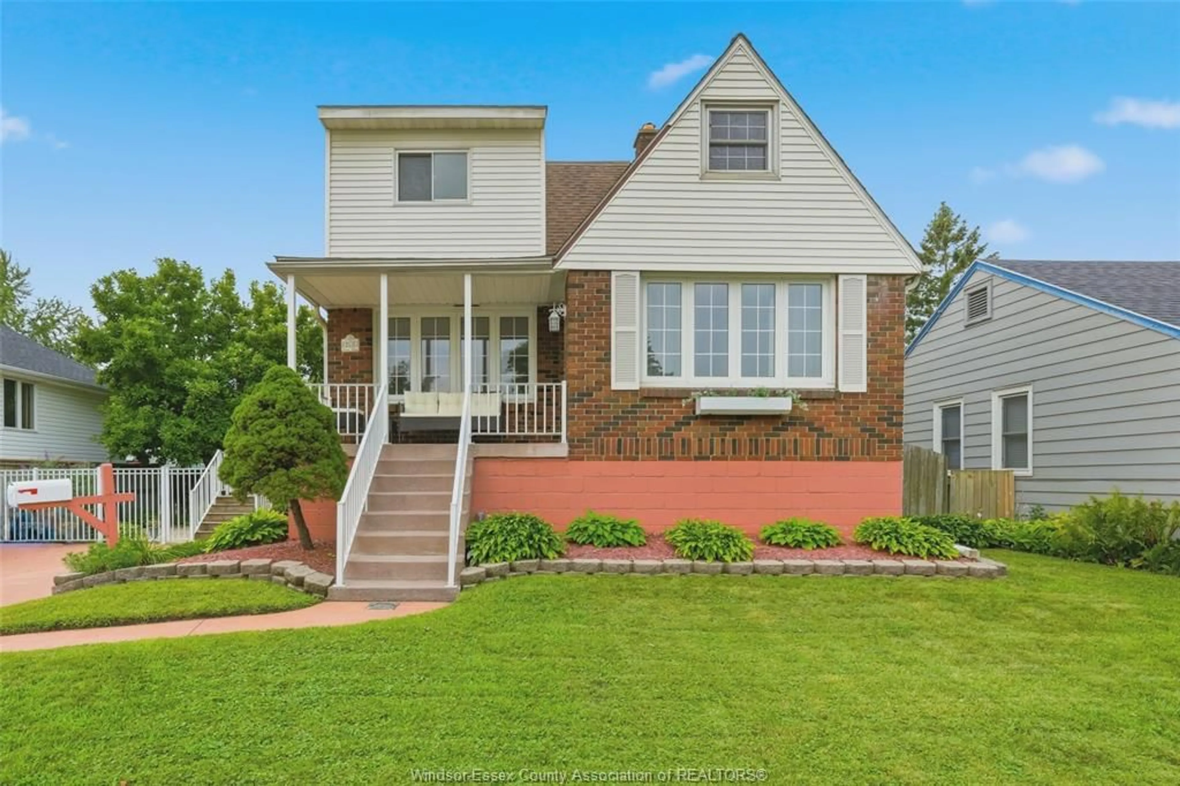 Home with brick exterior material, street for 260 LAURIER, LaSalle Ontario N9J 1L6