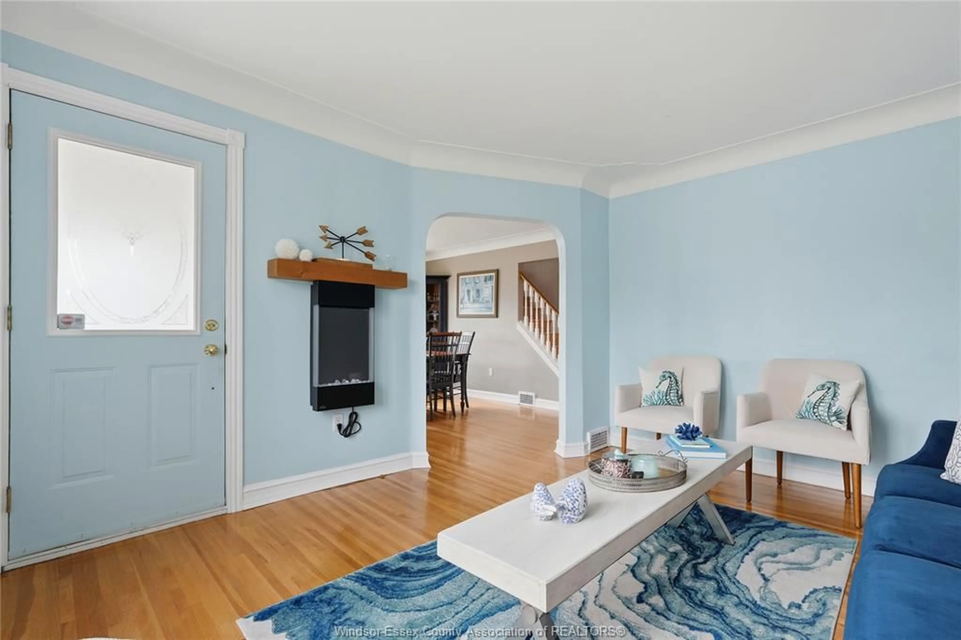 Living room with furniture, unknown for 260 LAURIER, LaSalle Ontario N9J 1L6