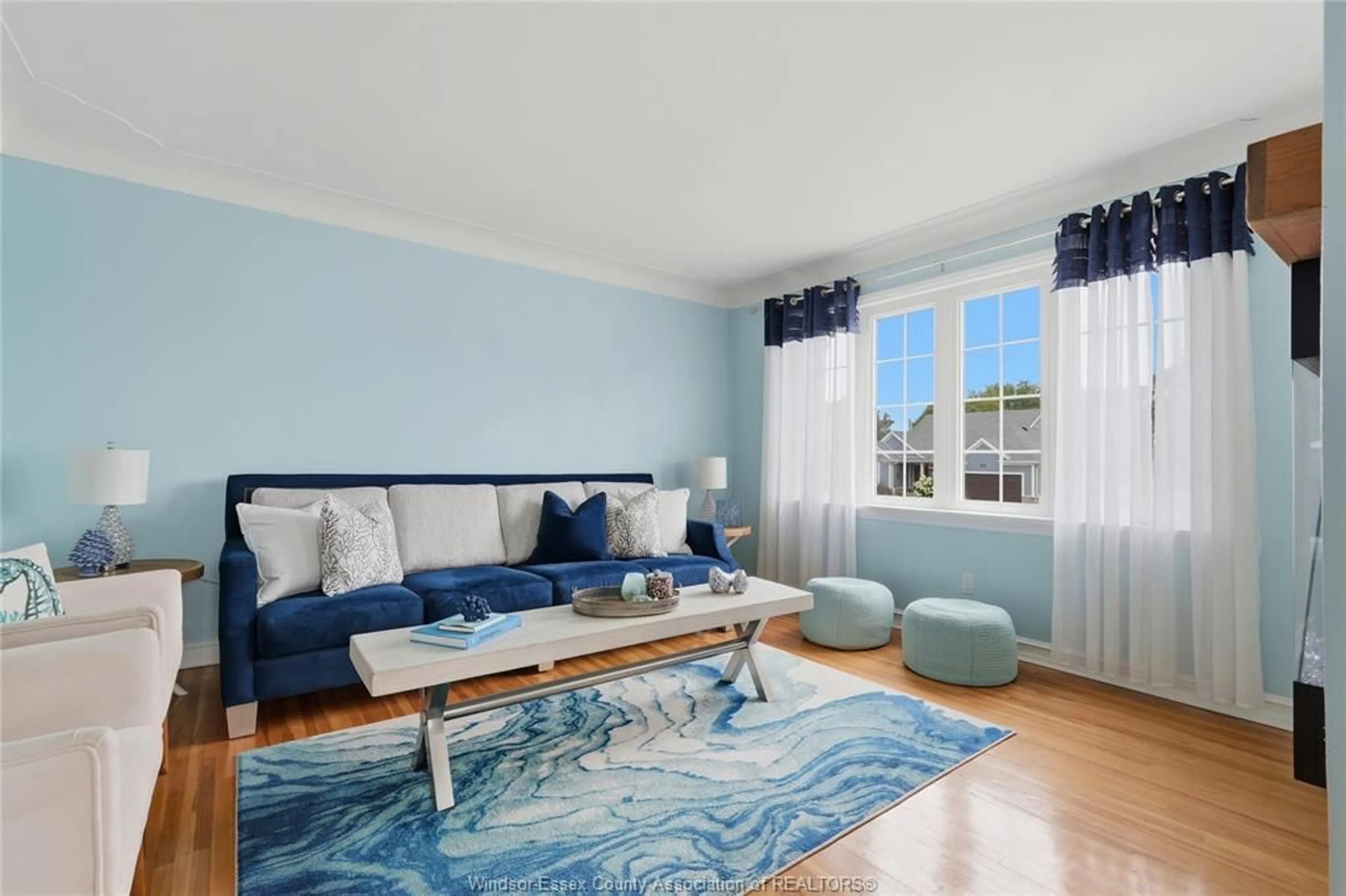 Living room with furniture, unknown for 260 LAURIER, LaSalle Ontario N9J 1L6