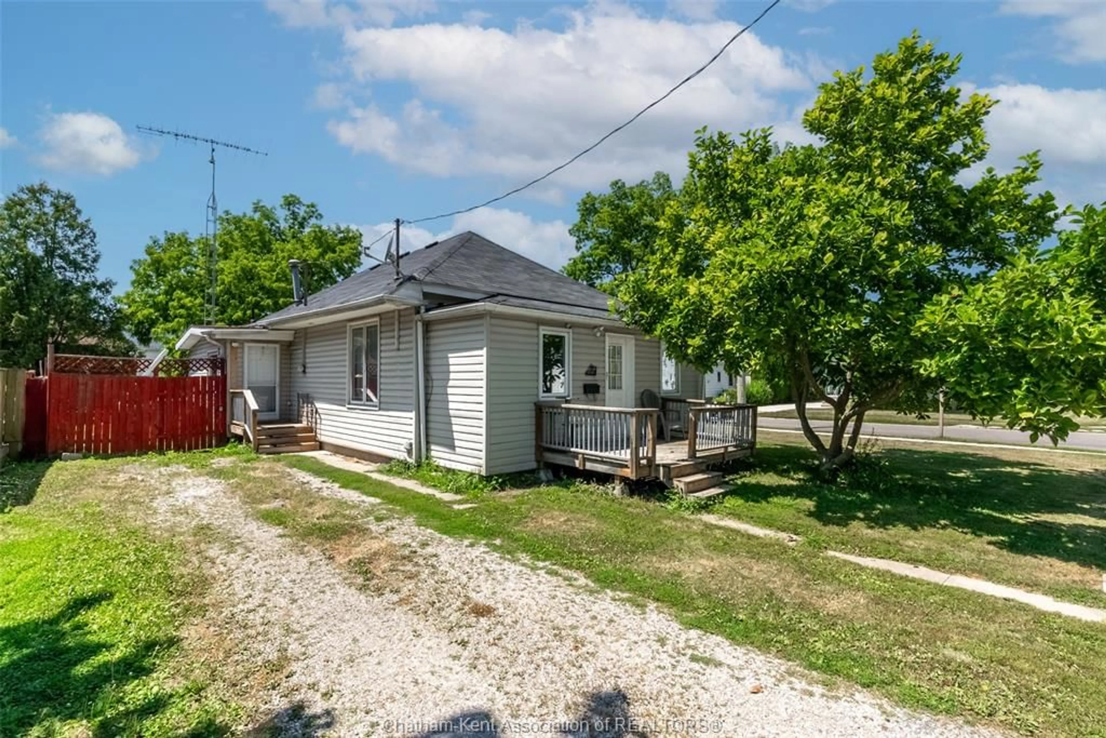 Unknown for 252 Wellington St, Chatham Ontario N7M 3P5