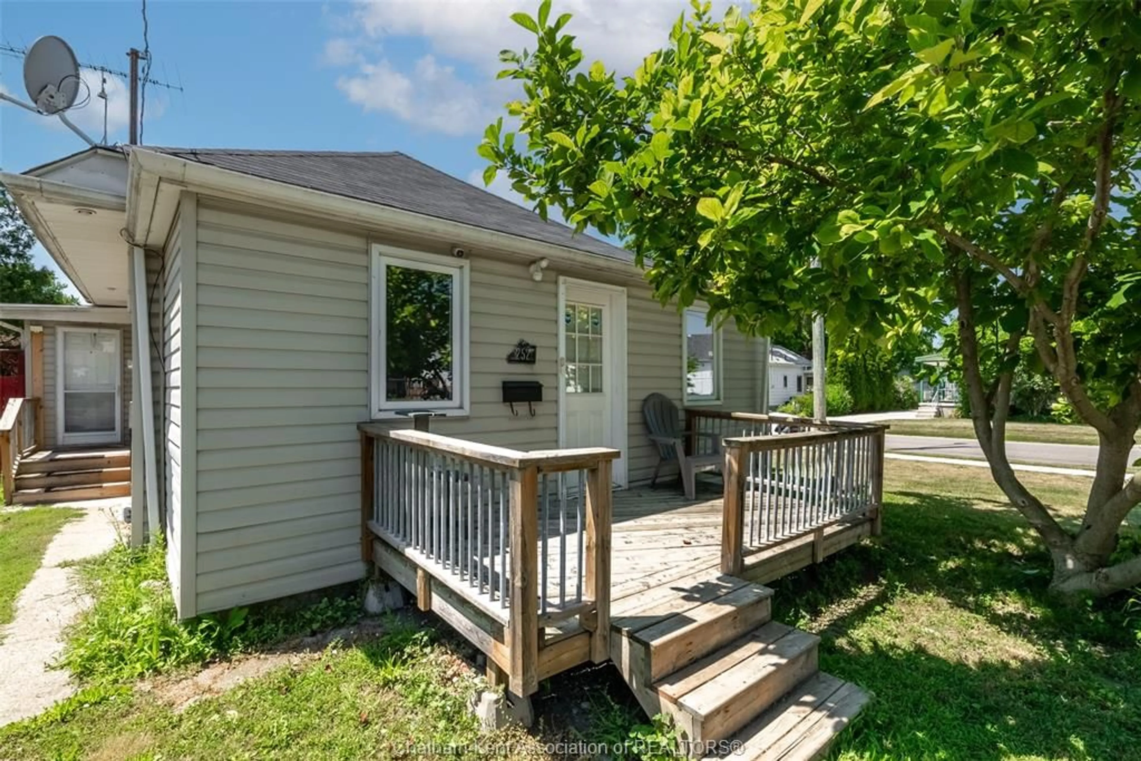 Unknown for 252 Wellington St, Chatham Ontario N7M 3P5