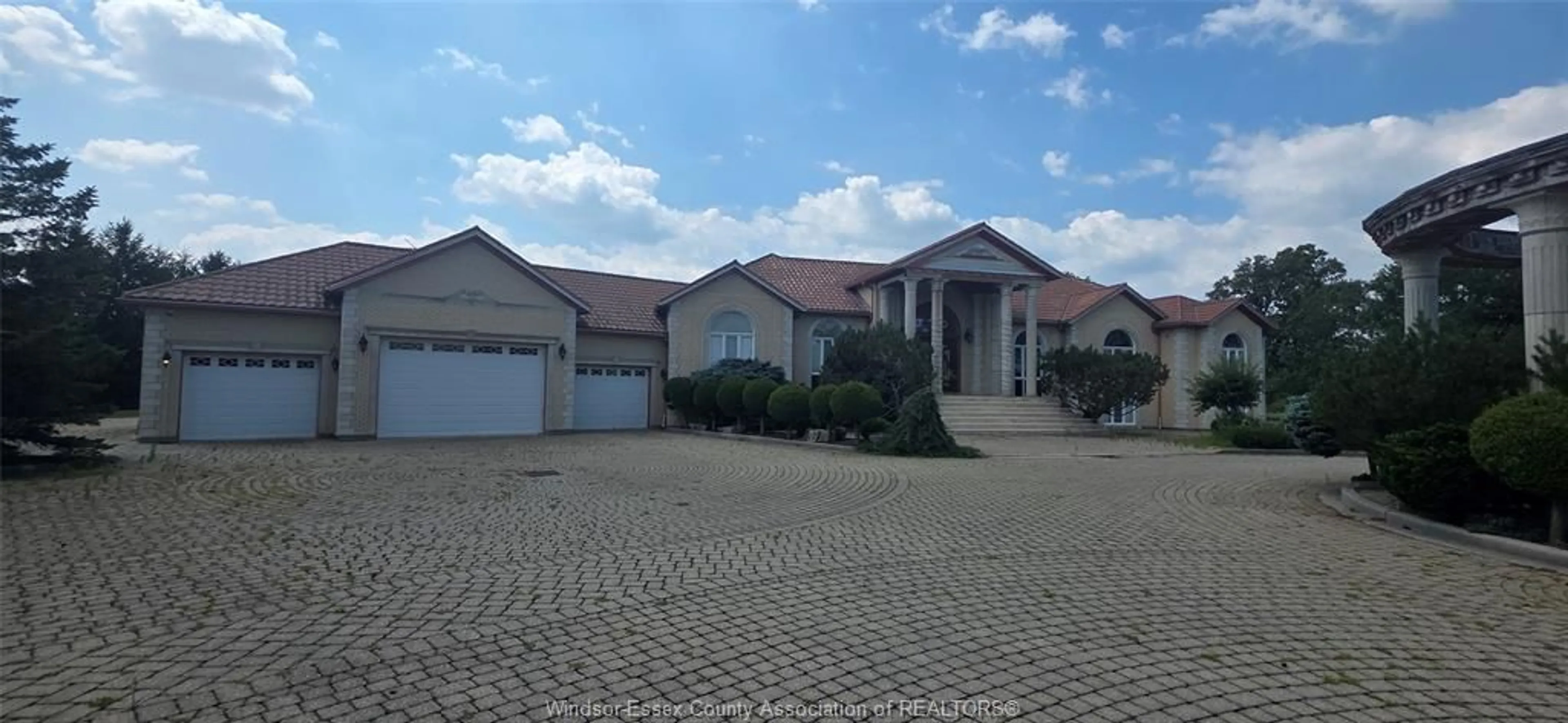 A pic from outside/outdoor area/front of a property/back of a property/a pic from drone, street for 7348 HOWARD, Amherstburg Ontario N0R 1J0