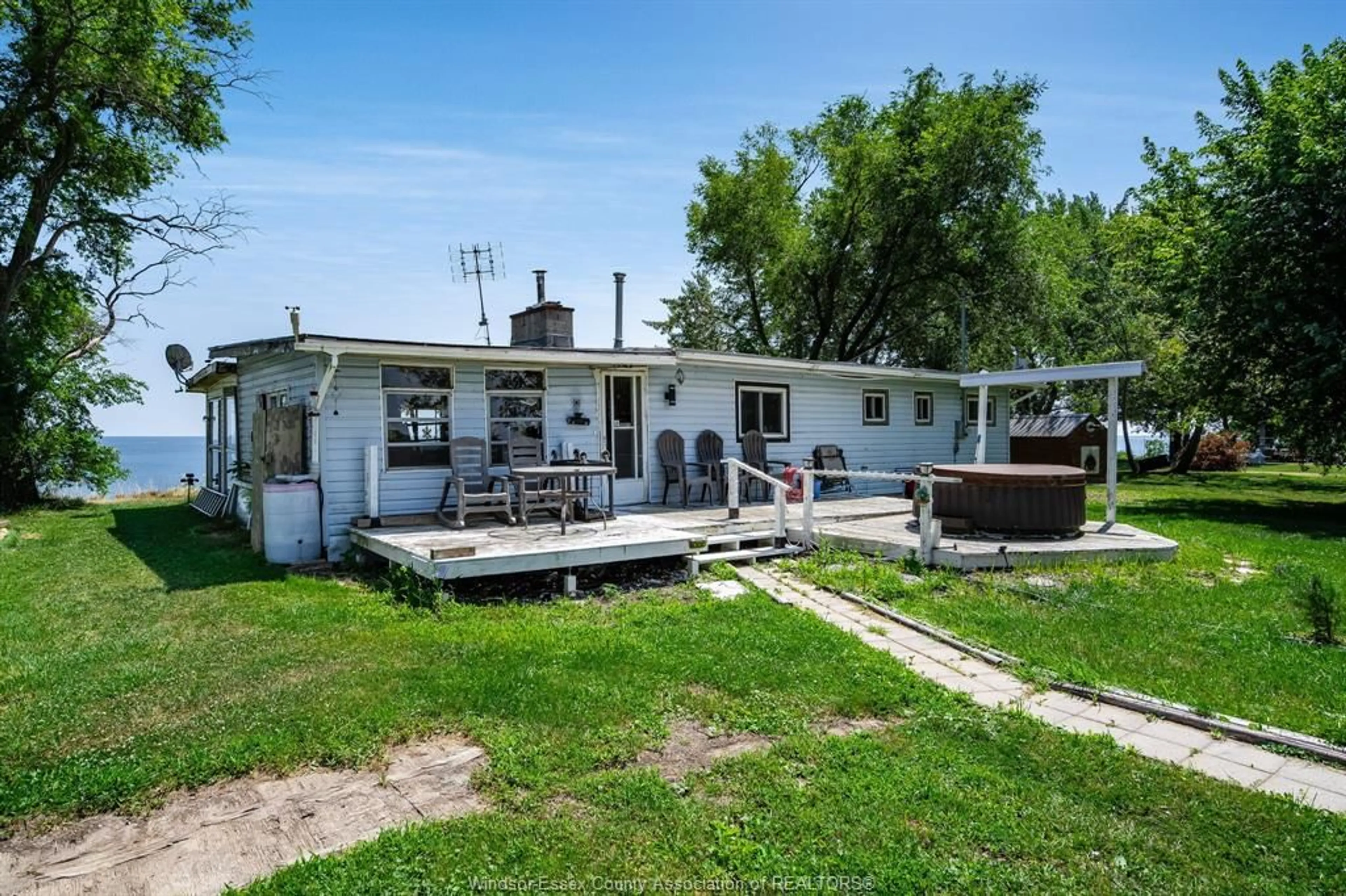 Patio, unknown for 1624 Tilton Line, Wheatley Ontario N0P 2P0