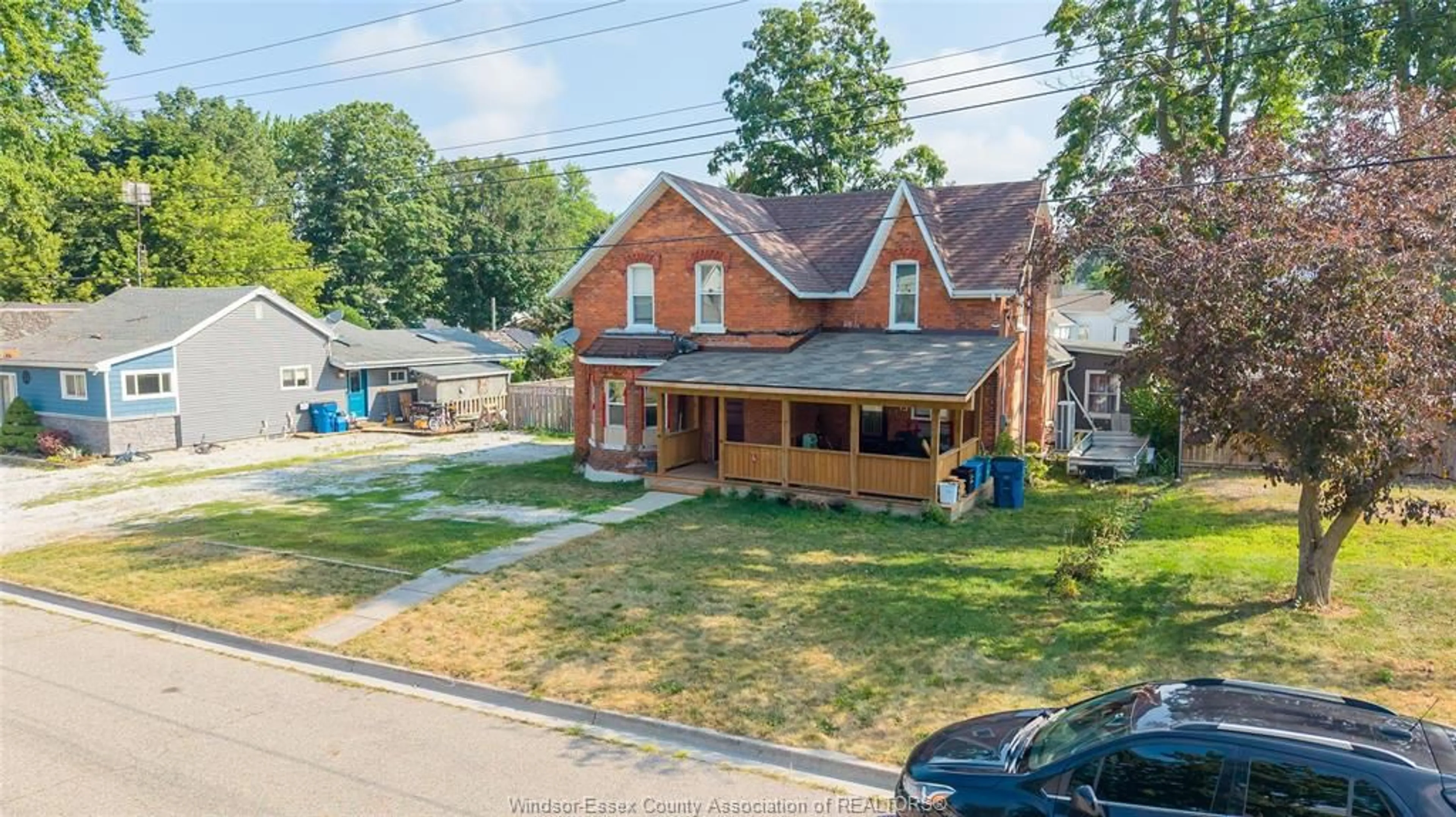 A pic from outside/outdoor area/front of a property/back of a property/a pic from drone, street for 13 HALL St, Blenheim Ontario N0P 1A0