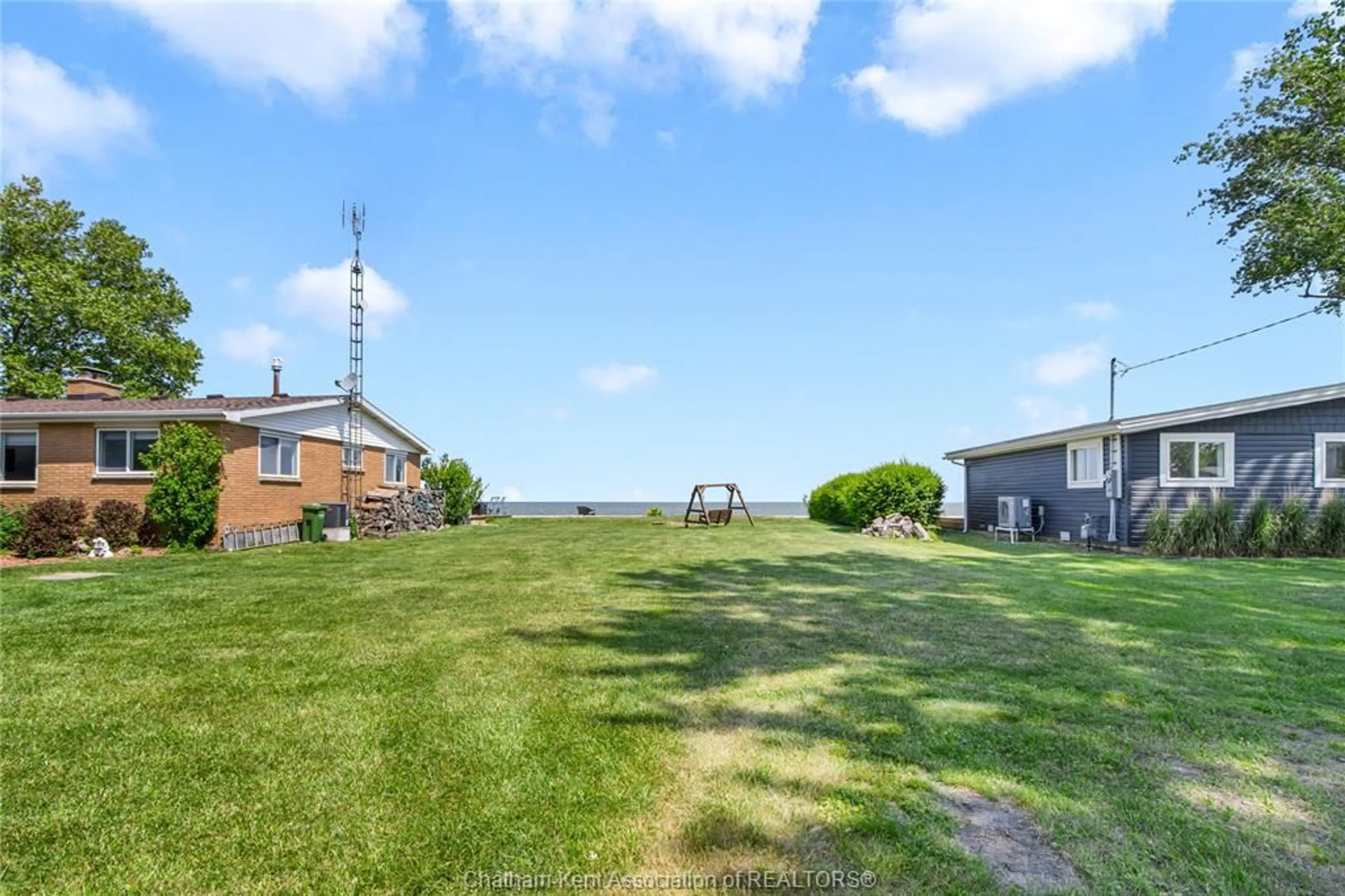 A pic from outside/outdoor area/front of a property/back of a property/a pic from drone, water/lake/river/ocean view for 85 ISLAND Cres, Lighthouse Cove Ontario N0P 2L0