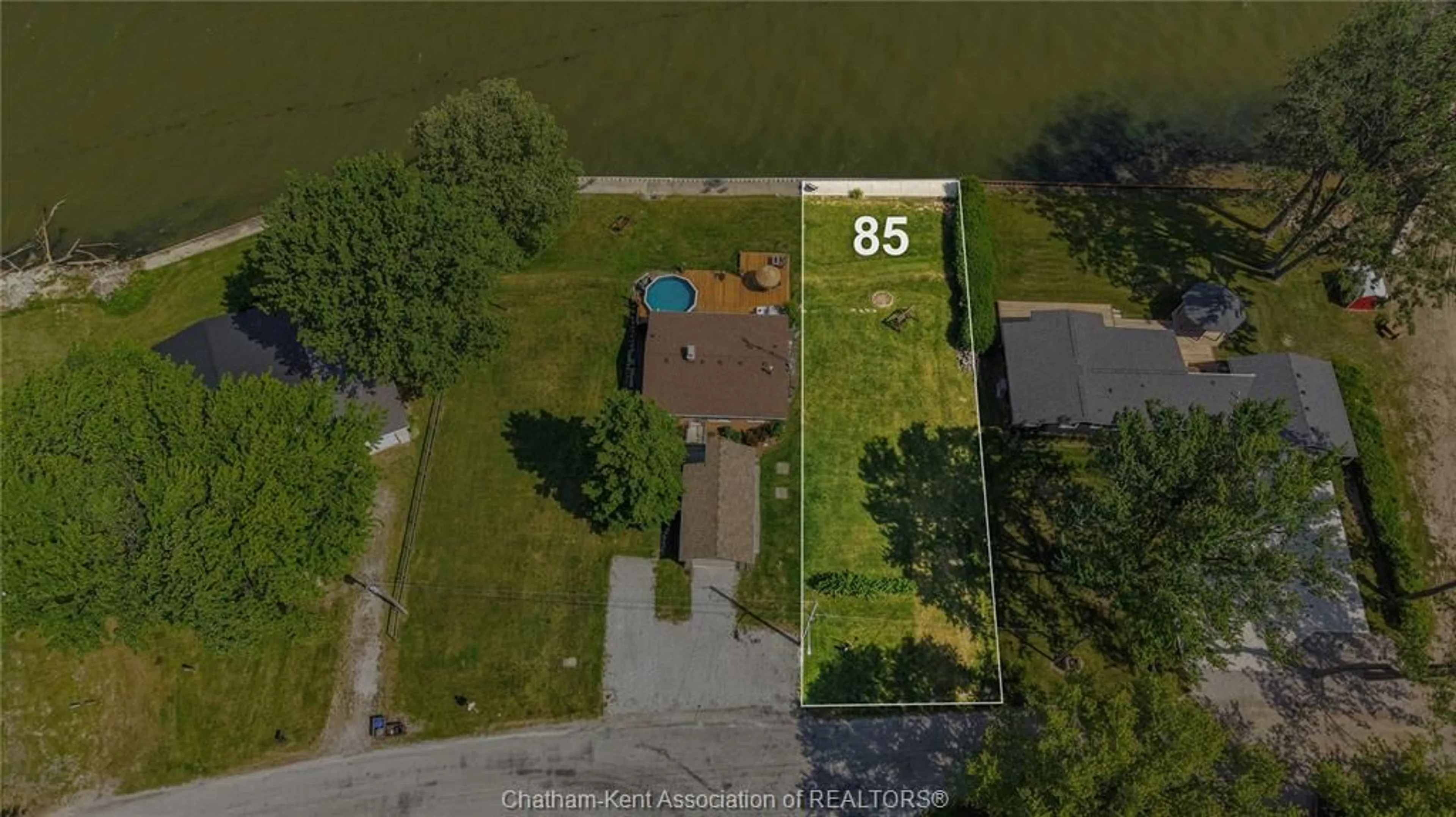 A pic from outside/outdoor area/front of a property/back of a property/a pic from drone, water/lake/river/ocean view for 85 ISLAND Cres, Lighthouse Cove Ontario N0P 2L0