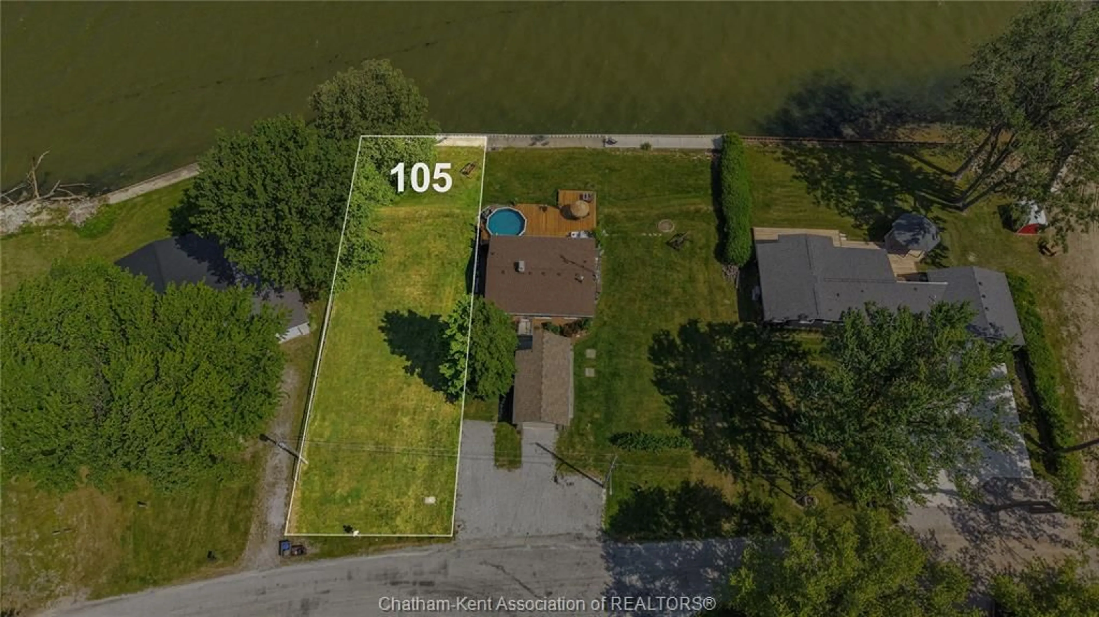 A pic from outside/outdoor area/front of a property/back of a property/a pic from drone, water/lake/river/ocean view for 105 ISLAND Cres, Lighthouse Cove Ontario N0P 2L0