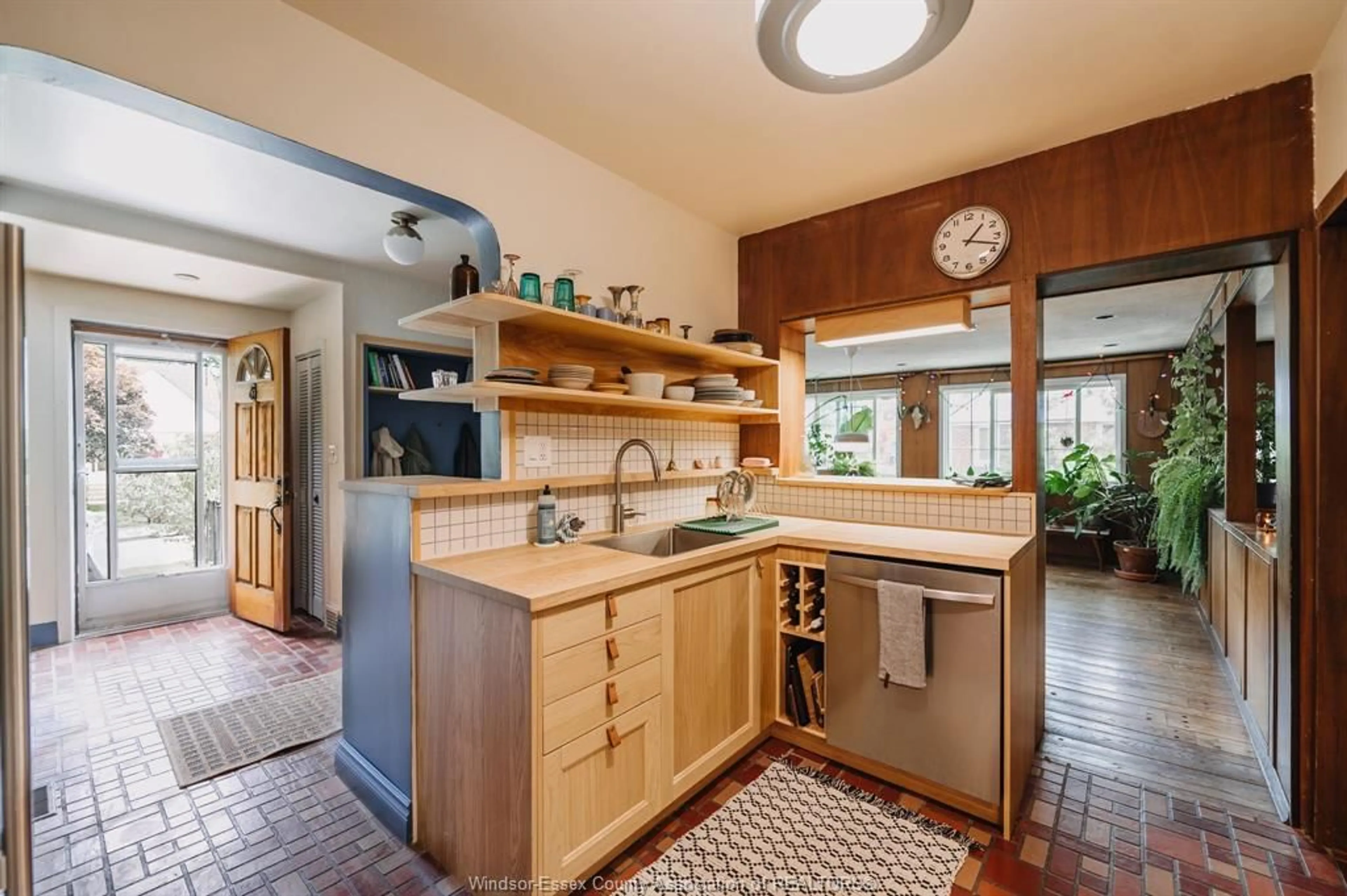 Standard kitchen, ceramic/tile floor for 2515 Windermere, Windsor Ontario N8W 2T5