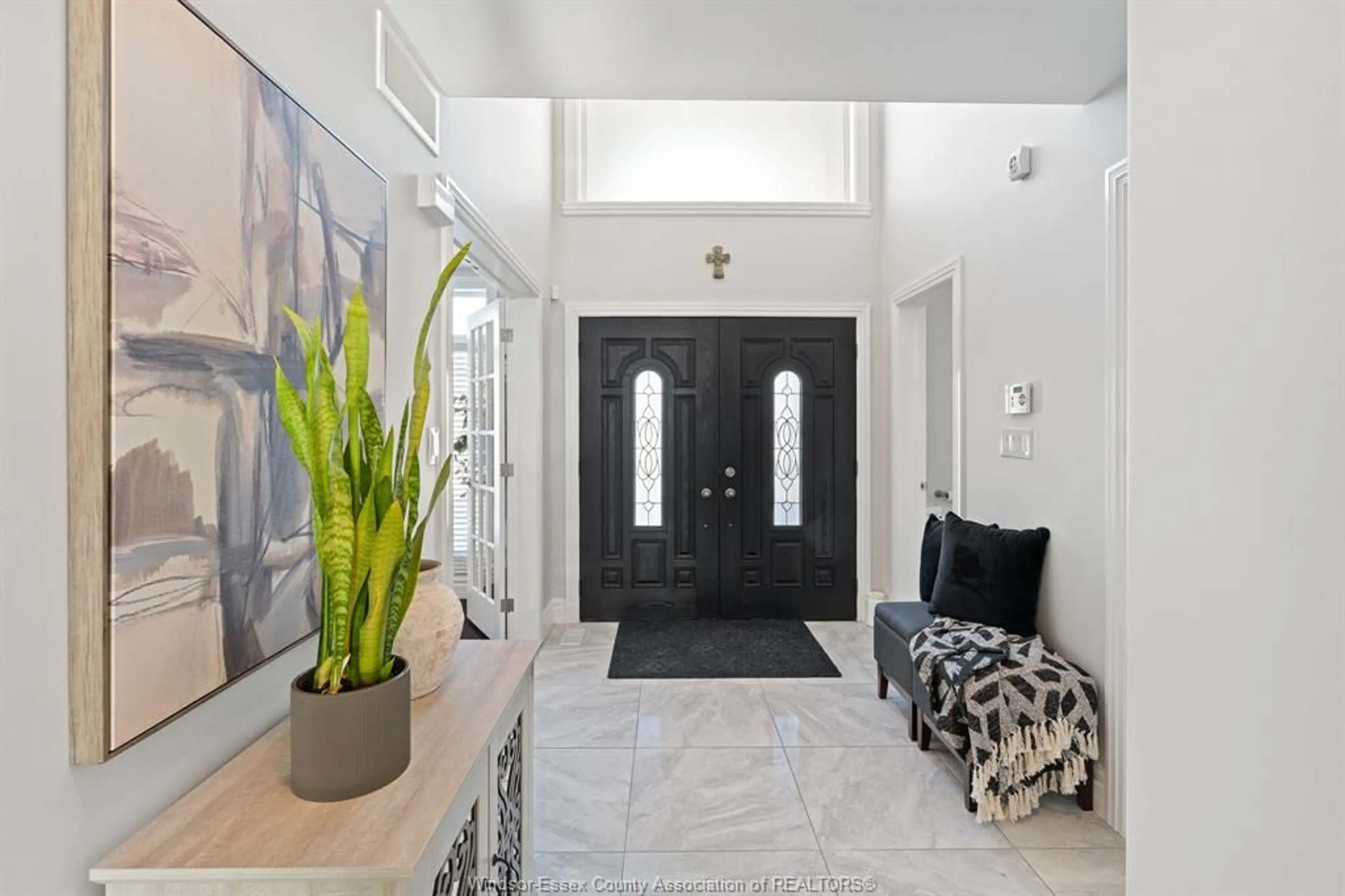 Indoor entryway for 6184 DISPUTED Rd, LaSalle Ontario N9H 0E6