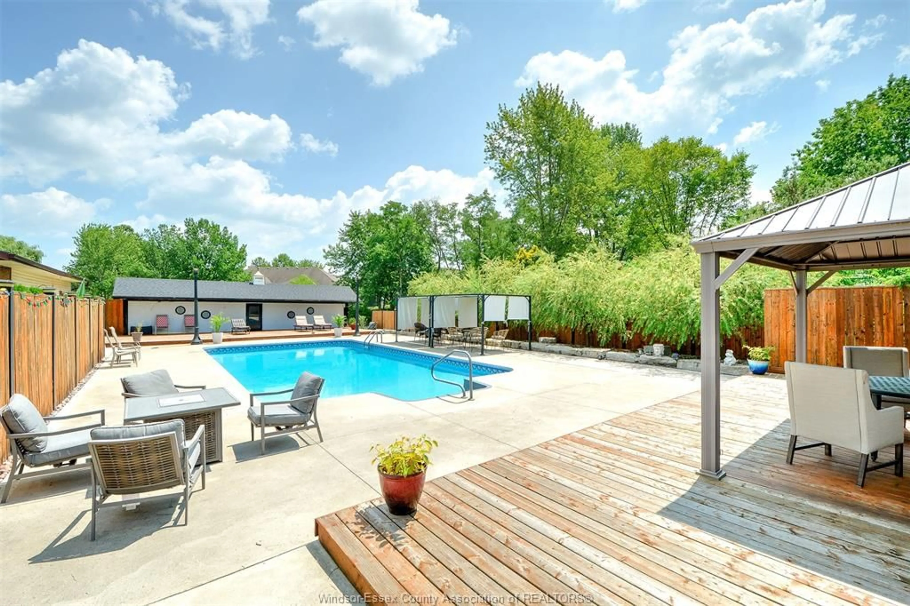 Pool for 777 FRONT Rd, Amherstburg Ontario N9V 2V6